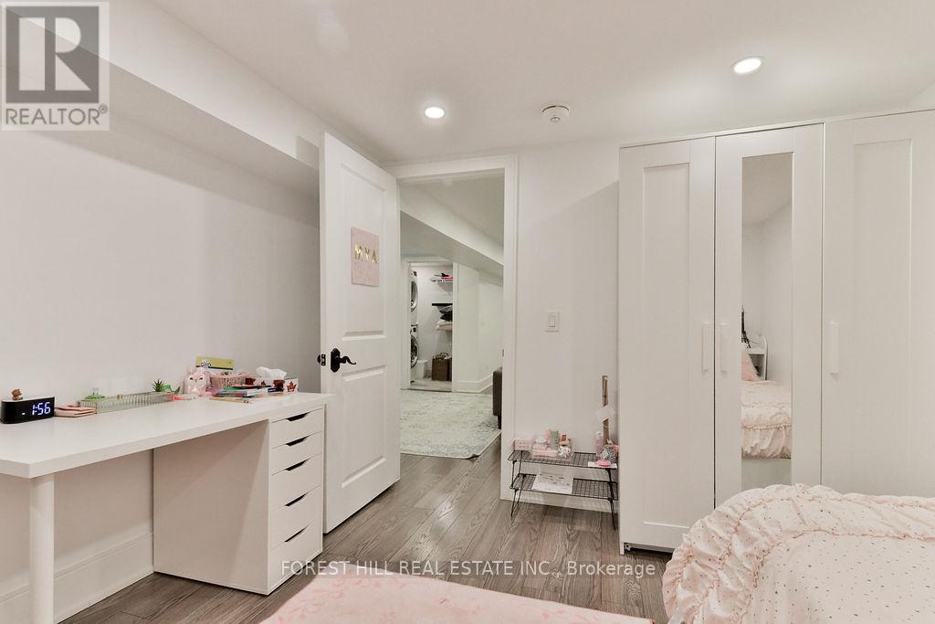 112 Thirtieth Street, Toronto (Alderwood), Ontario  M8W 3B8 - Photo 37 - W12218379
