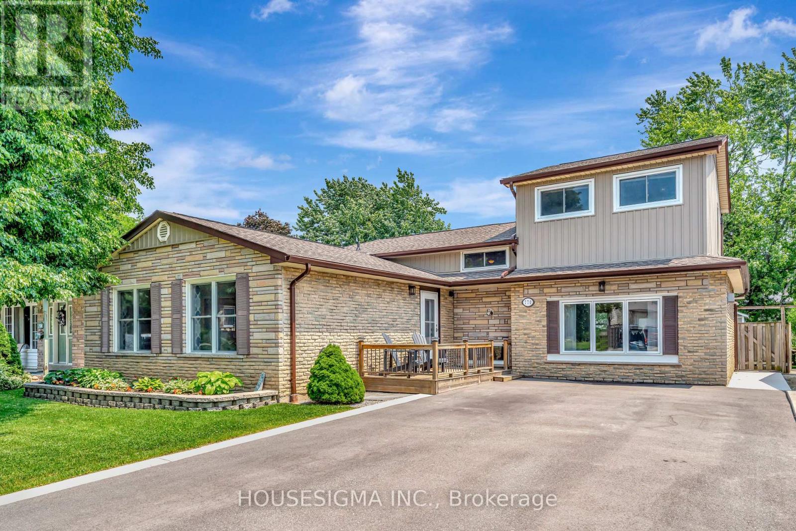 Property at 770 APPLEWOOD CRESCENT image 1