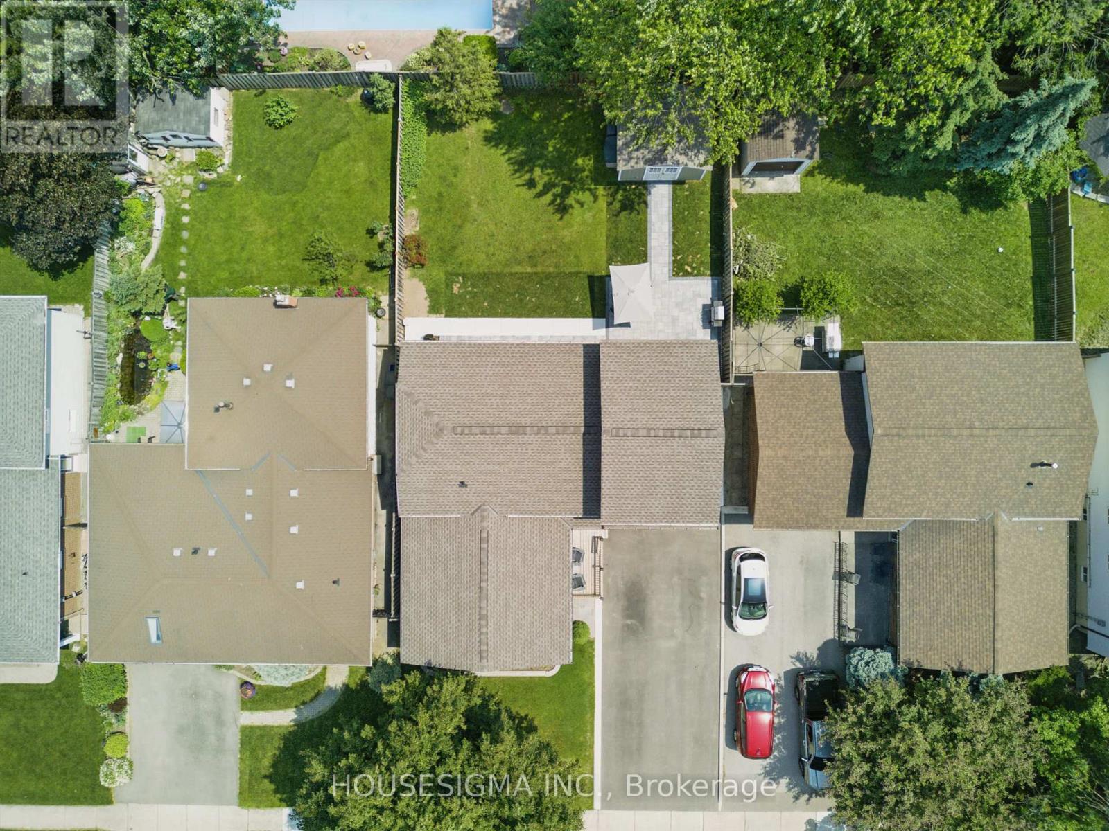 Property at 770 APPLEWOOD CRESCENT image 2