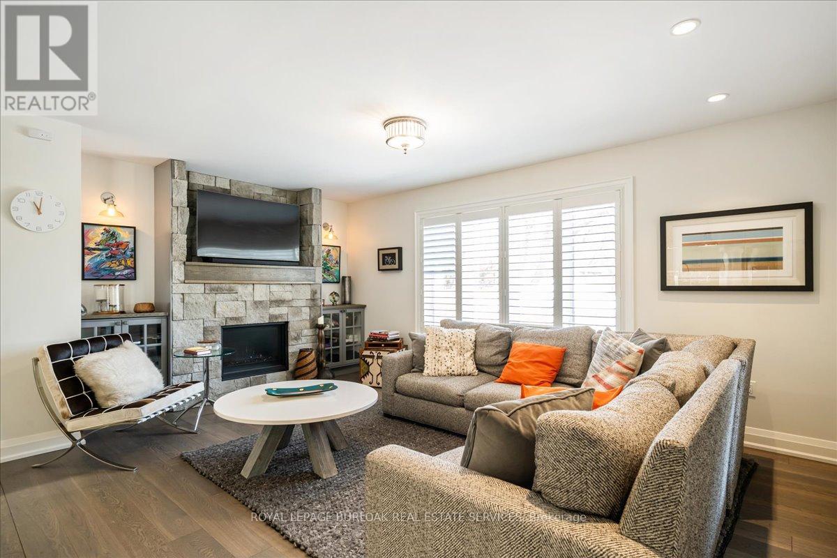 573 Woodland Avenue, Burlington, Ontario  L7R 2S3 - Photo 12 - W12218399