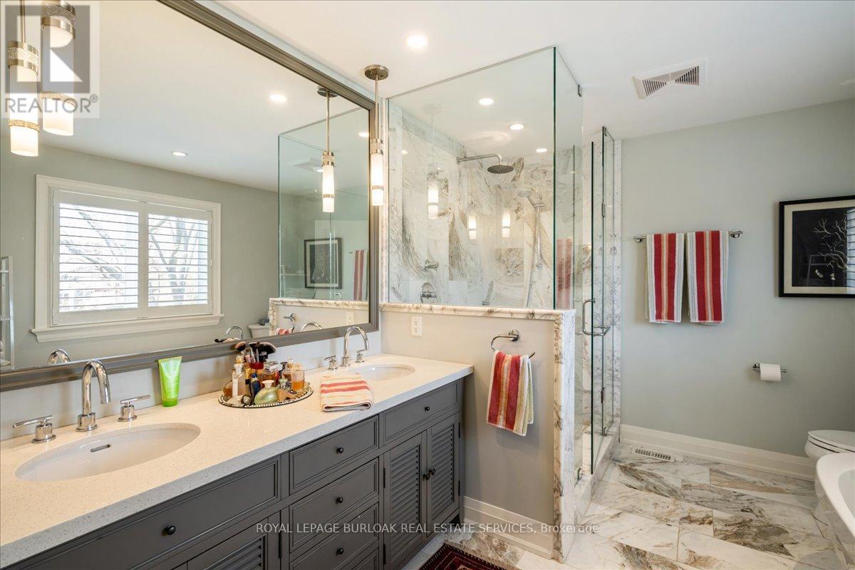 573 Woodland Avenue, Burlington, Ontario  L7R 2S3 - Photo 19 - W12218399