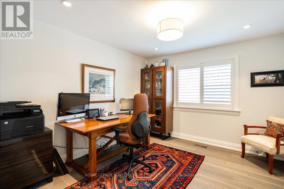 573 Woodland Avenue, Burlington, Ontario  L7R 2S3 - Photo 21 - W12218399