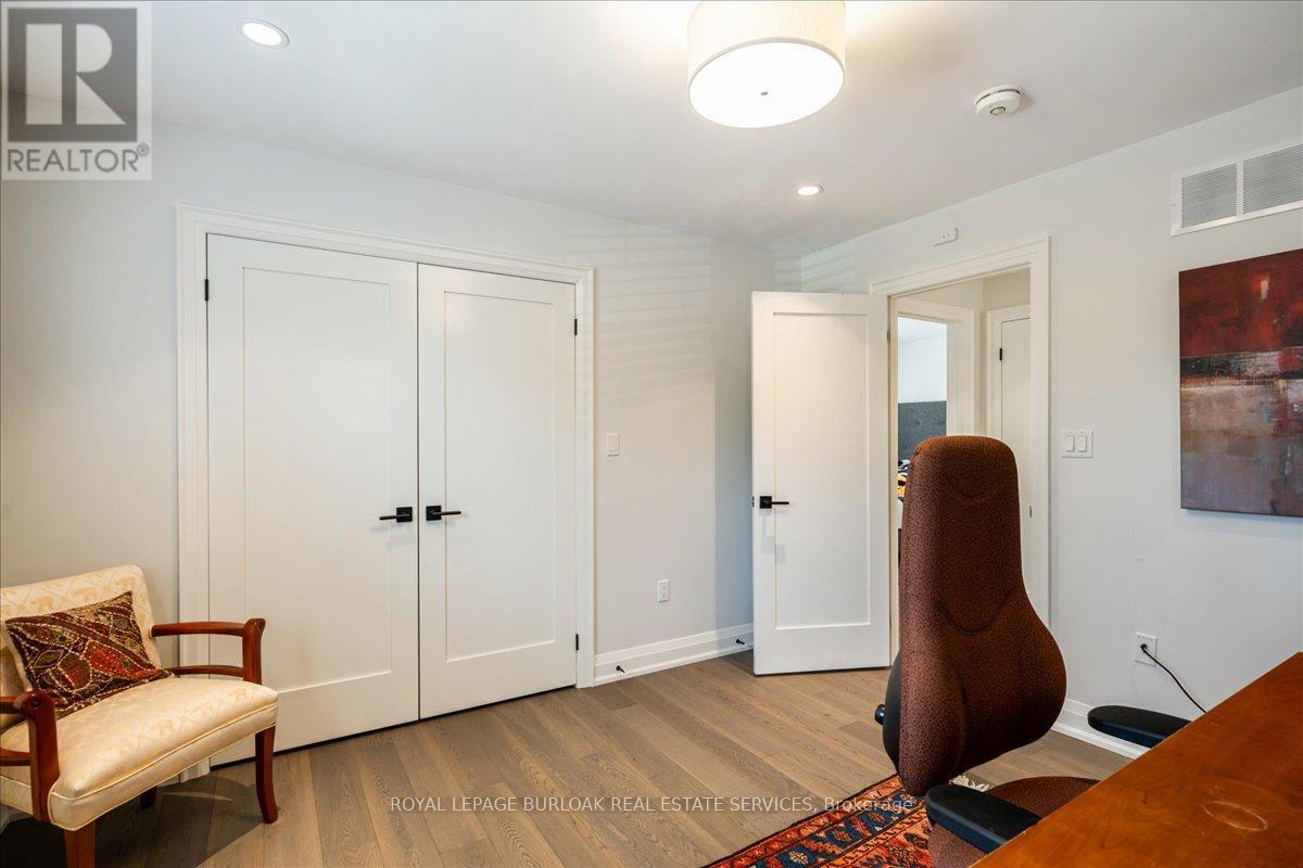 573 Woodland Avenue, Burlington, Ontario  L7R 2S3 - Photo 22 - W12218399