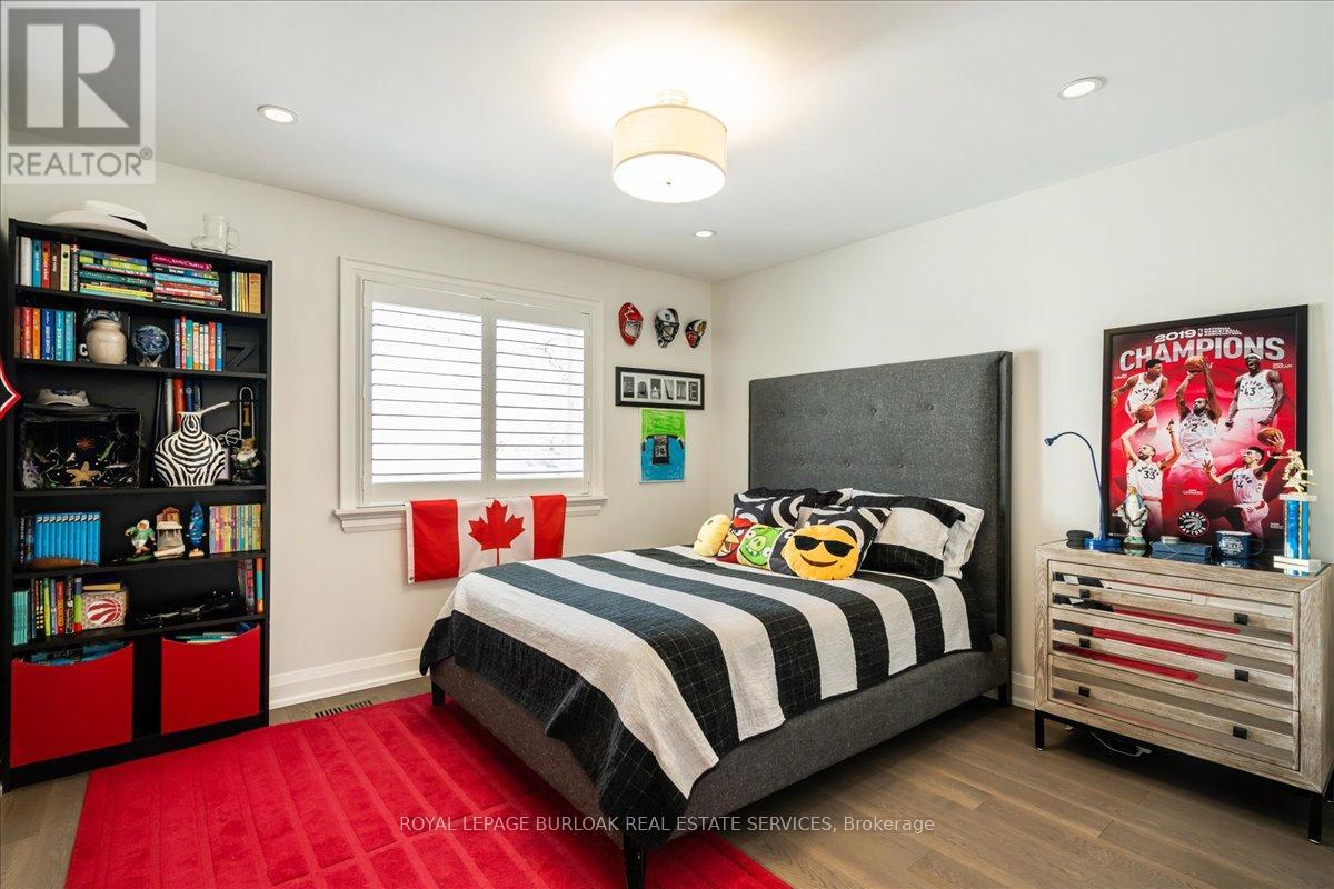 573 Woodland Avenue, Burlington, Ontario  L7R 2S3 - Photo 23 - W12218399