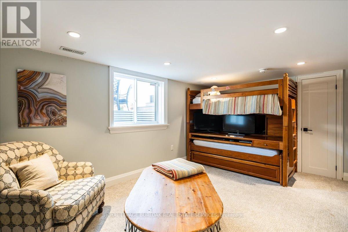 573 Woodland Avenue, Burlington, Ontario  L7R 2S3 - Photo 29 - W12218399