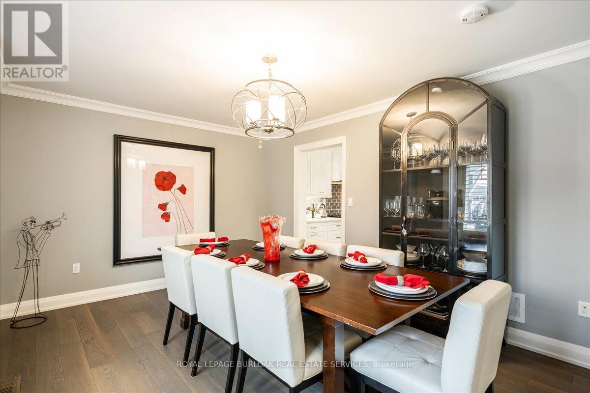 573 Woodland Avenue, Burlington, Ontario  L7R 2S3 - Photo 7 - W12218399