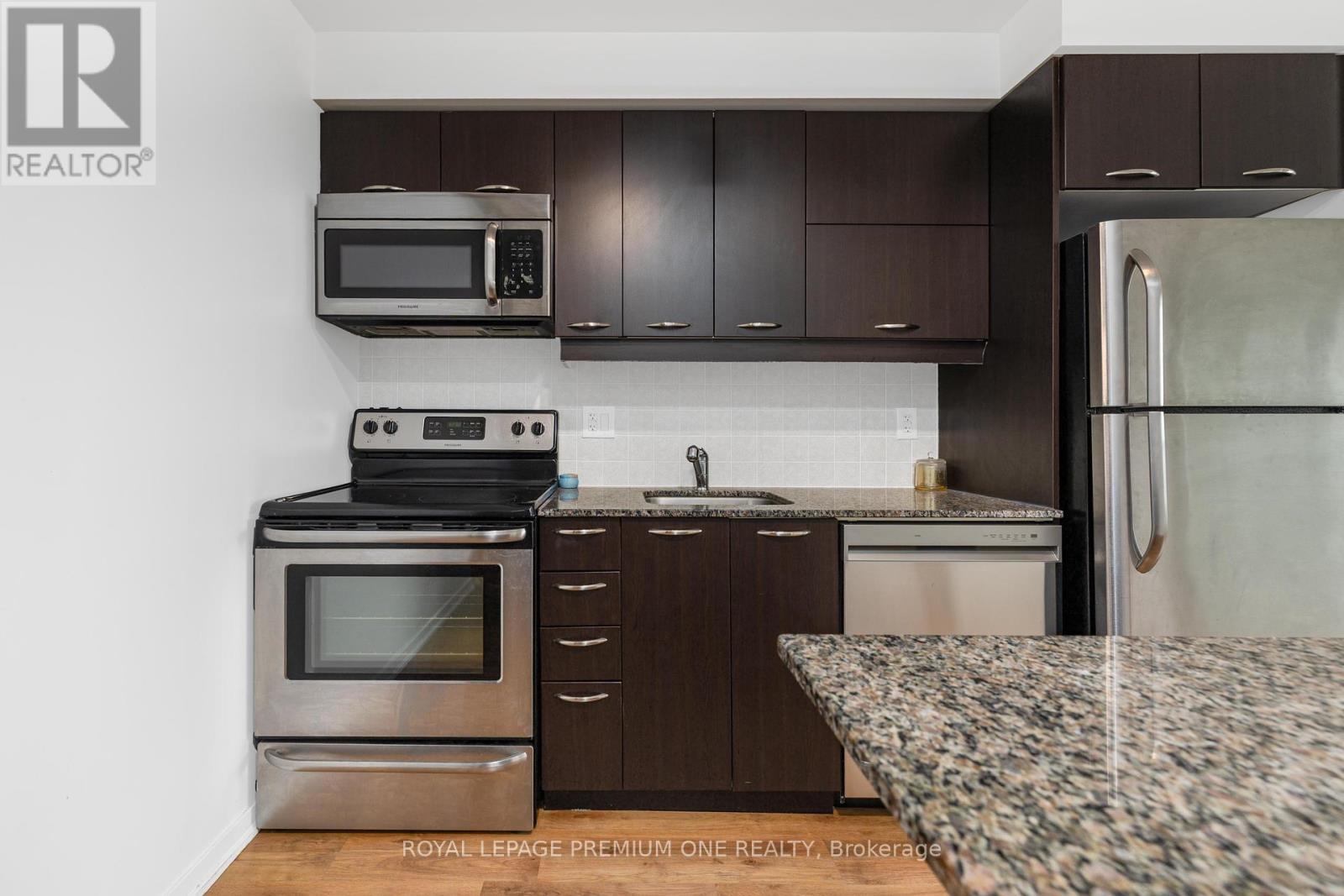 10 - 38 Joe Shuster Way, Toronto, Ontario  M6K 0A5 - Photo 8 - W12218439