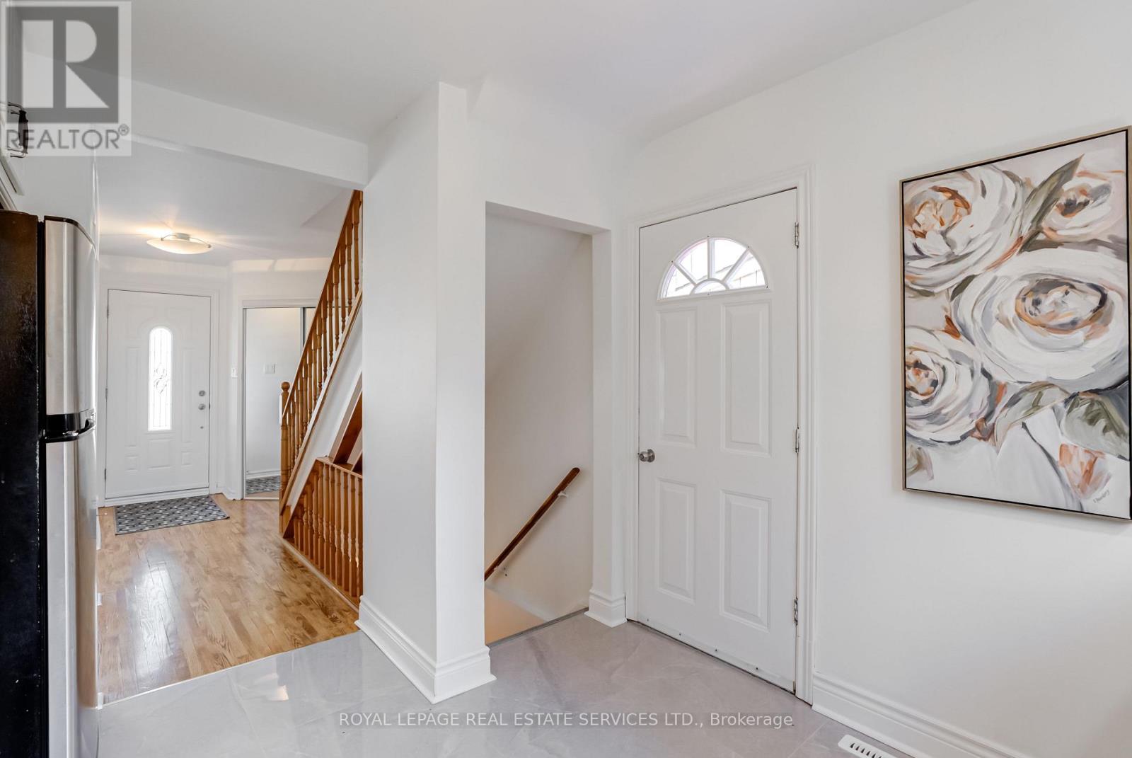 34 Skylark Road, Toronto (Lambton Baby Point), Ontario  M6S 4M4 - Photo 17 - W12218461