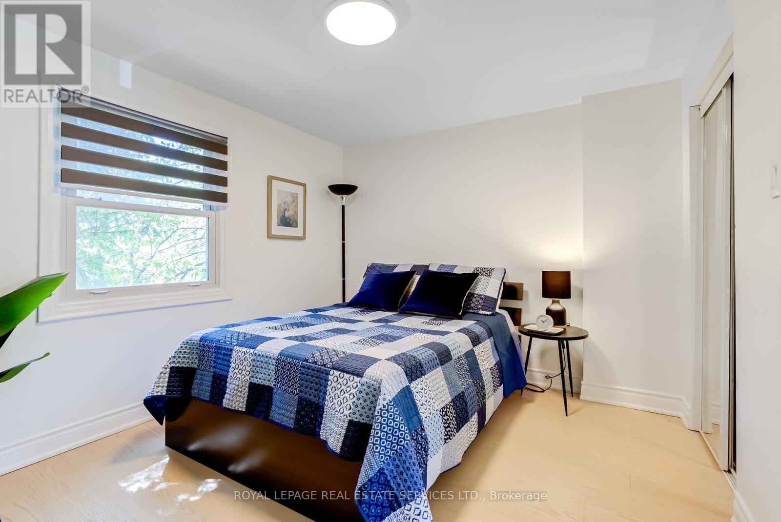 34 Skylark Road, Toronto (Lambton Baby Point), Ontario  M6S 4M4 - Photo 21 - W12218461