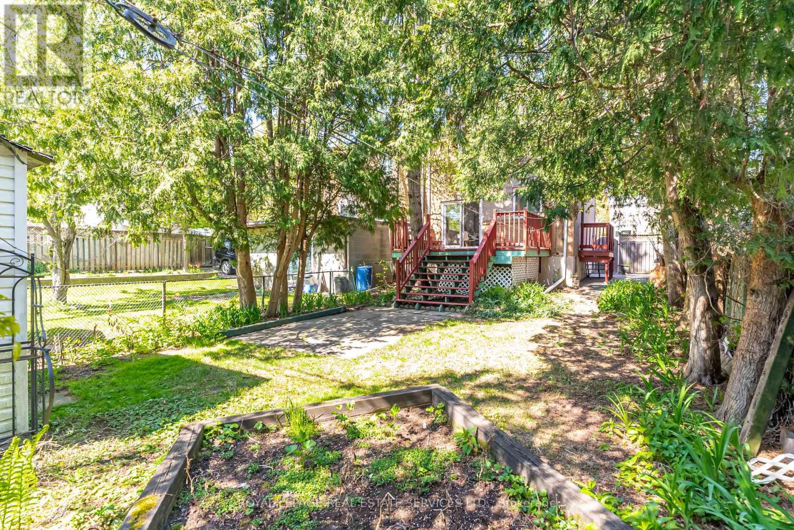 34 Skylark Road, Toronto (Lambton Baby Point), Ontario  M6S 4M4 - Photo 30 - W12218461