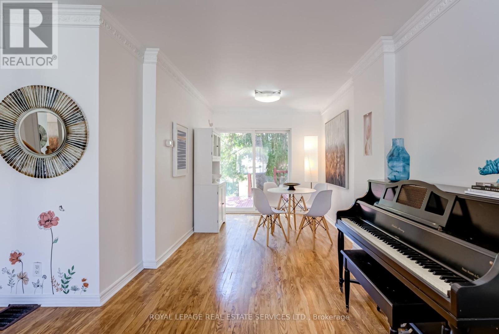 34 Skylark Road, Toronto (Lambton Baby Point), Ontario  M6S 4M4 - Photo 9 - W12218461