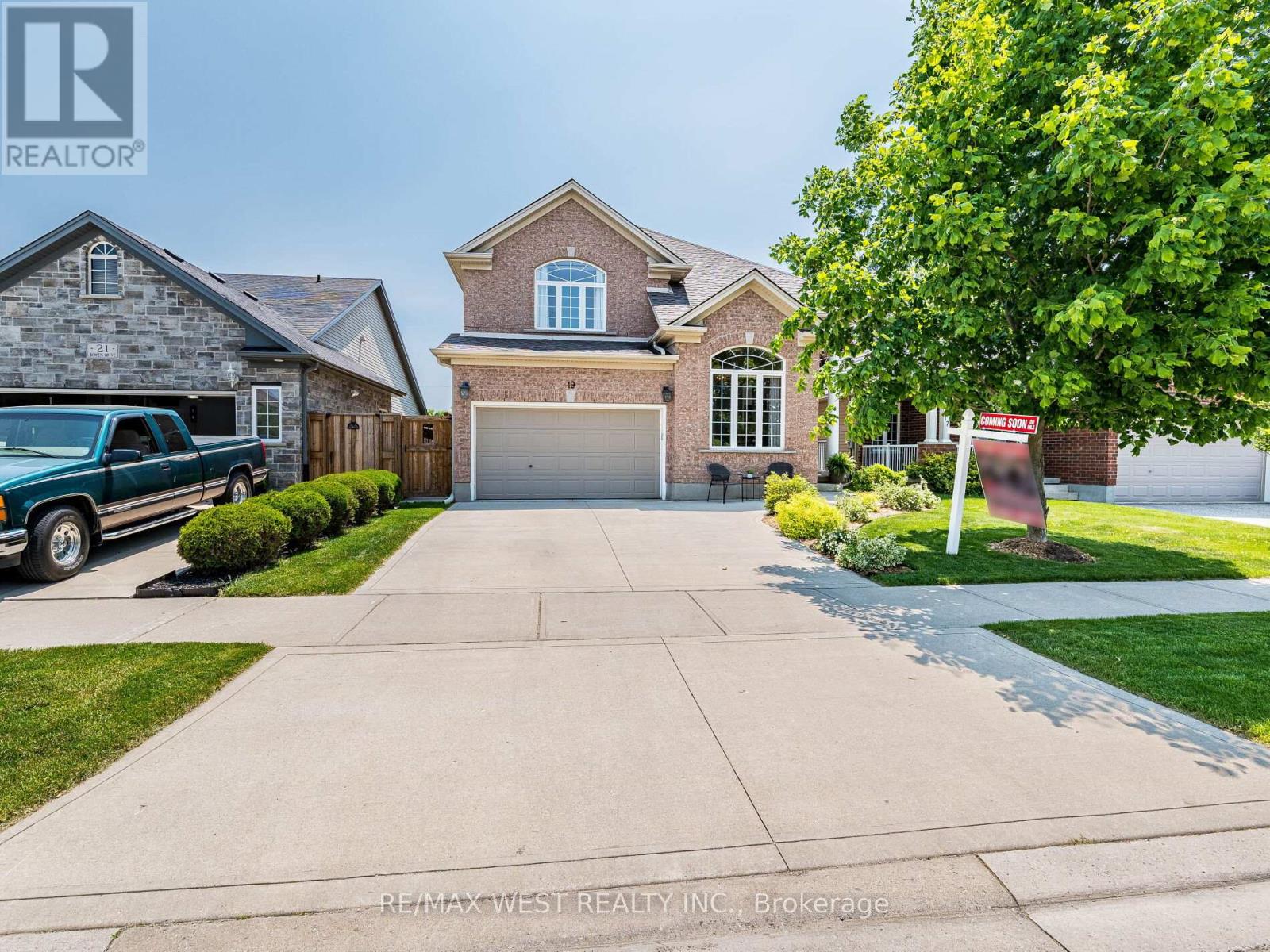 19 BOWEN DRIVE, guelph (victoria north), Ontario