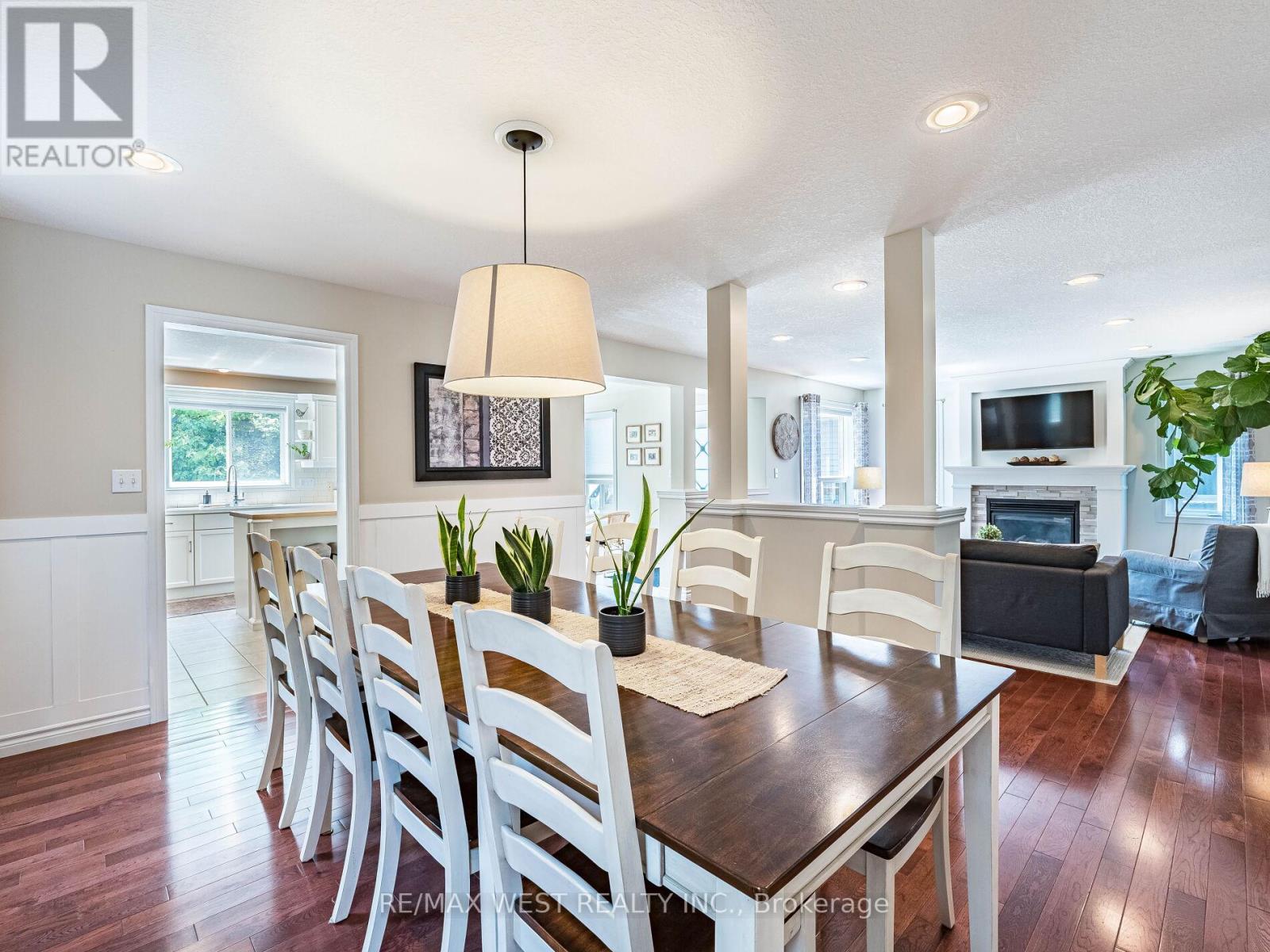 19 Bowen Drive, Guelph (Victoria North), Ontario  N1E 0C9 - Photo 10 - X12218328