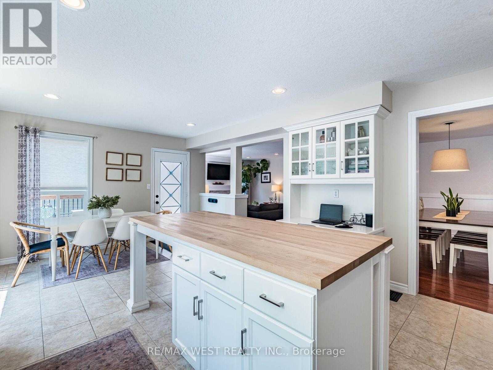 19 Bowen Drive, Guelph (Victoria North), Ontario  N1E 0C9 - Photo 14 - X12218328