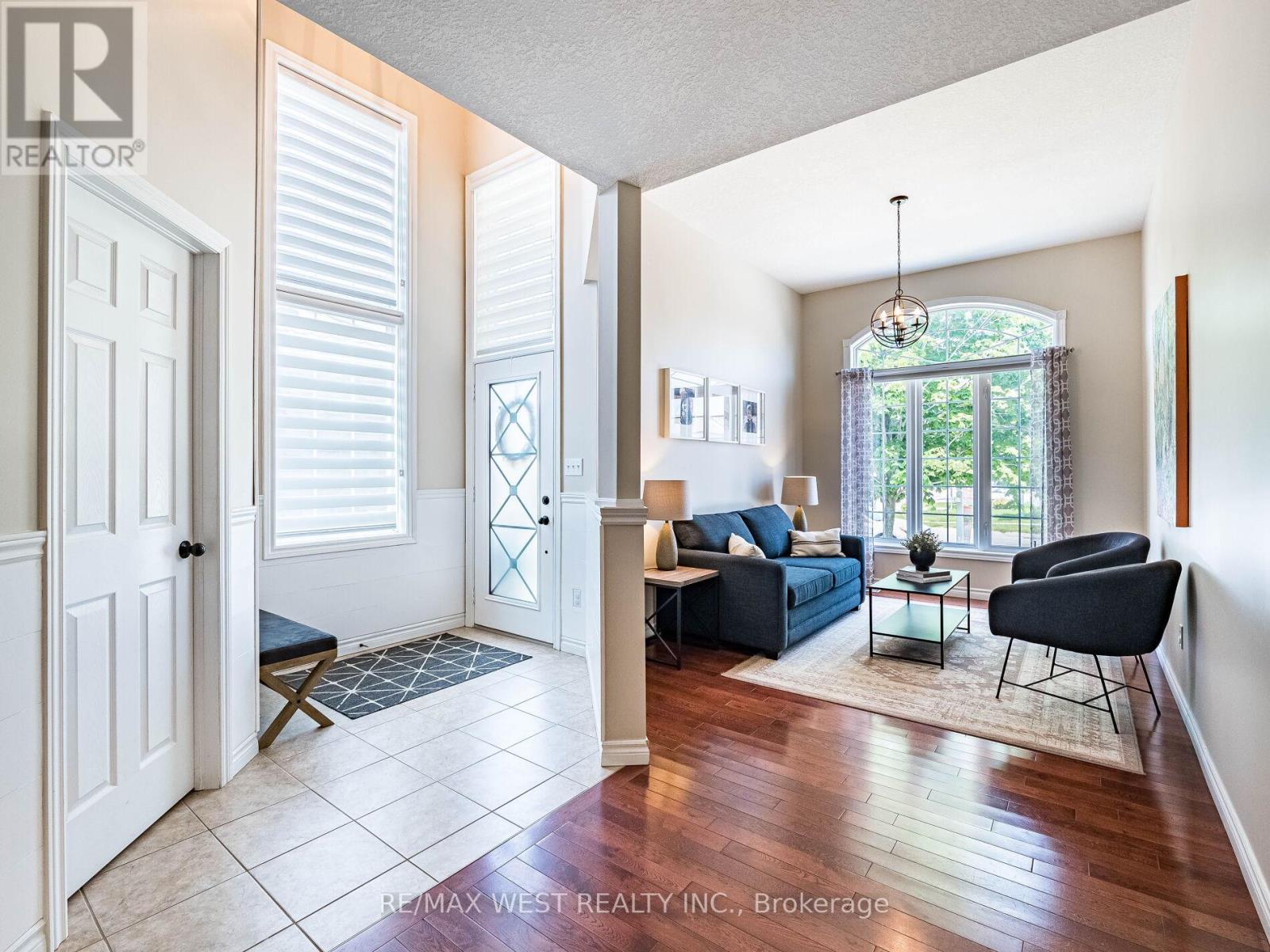 19 Bowen Drive, Guelph (Victoria North), Ontario  N1E 0C9 - Photo 4 - X12218328