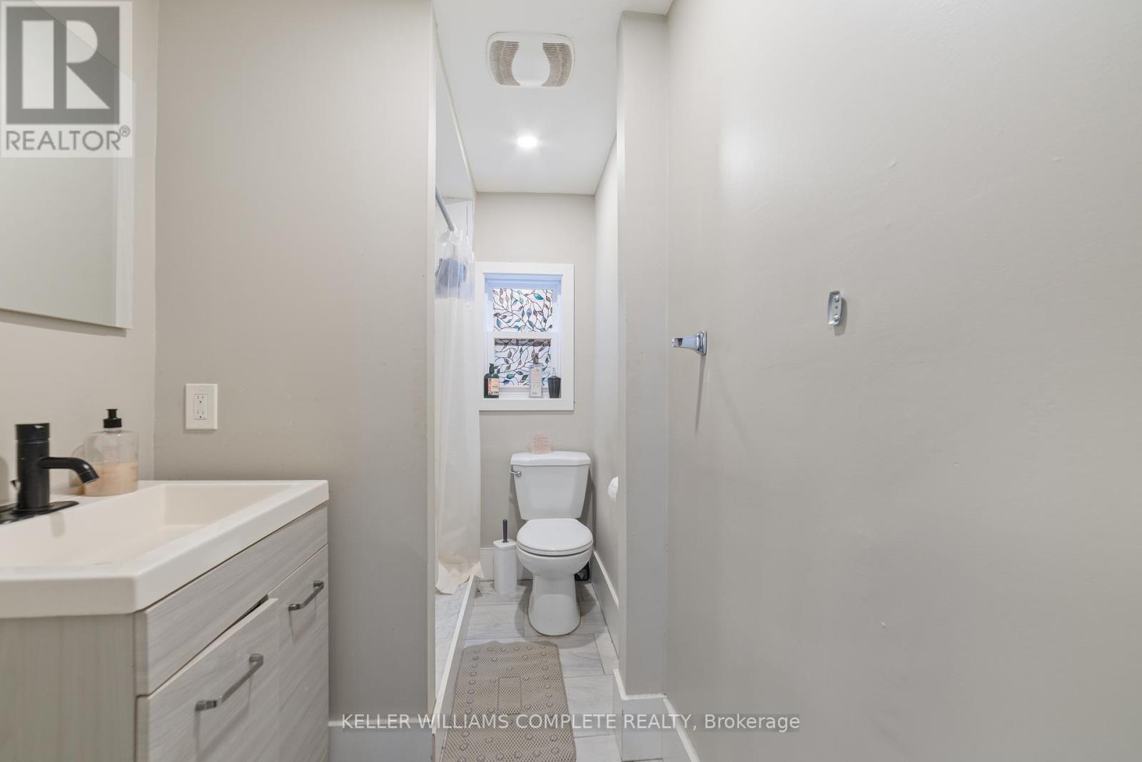 29 Gibson Avenue, Hamilton (Gibson), Ontario  L8L 6J4 - Photo 16 - X12218354