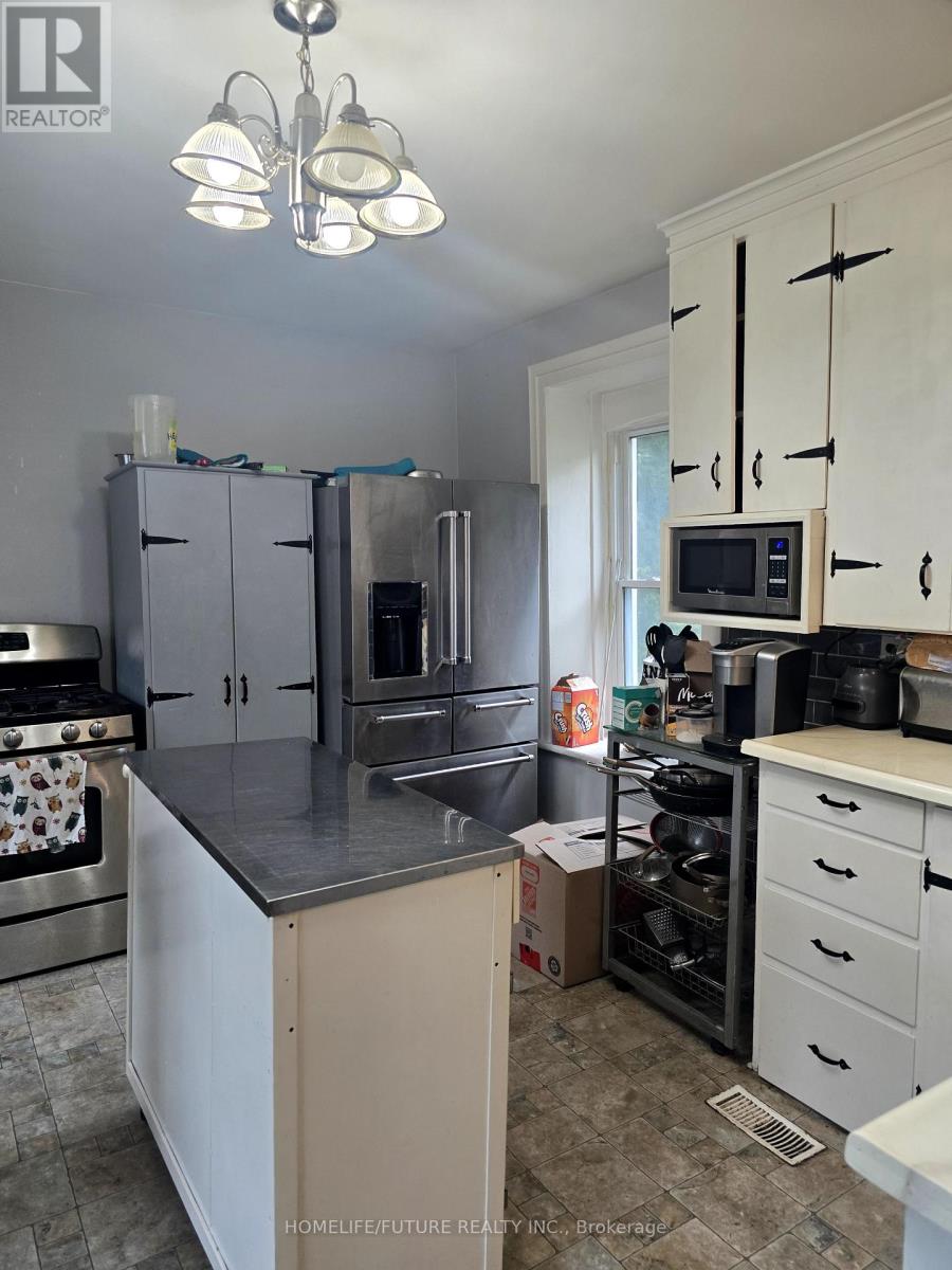 20 Murney Street, Belleville, Ontario  K8P 3N6 - Photo 3 - X12218447
