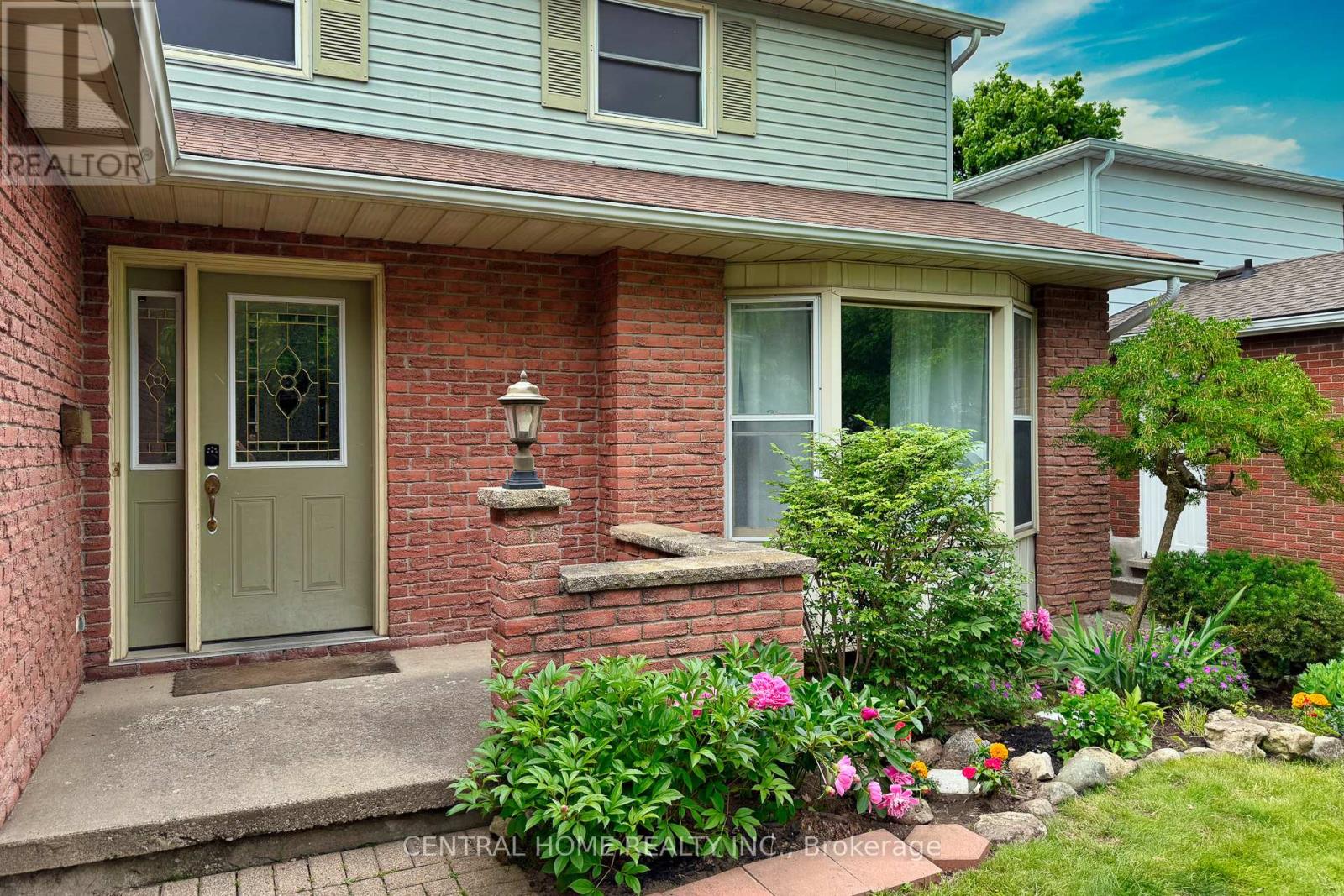 Property at 435 STILLMEADOW CIRCLE image 2