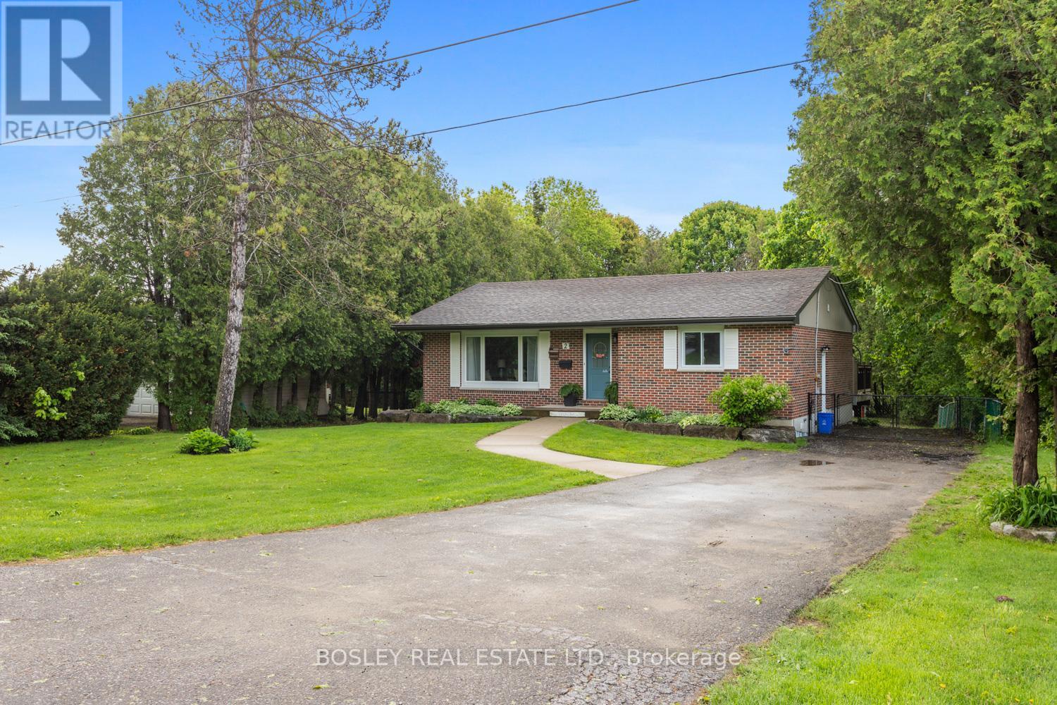 2 Oliver's Lane, Cobourg, Ontario  K9A 4V4 - Photo 3 - X12176254