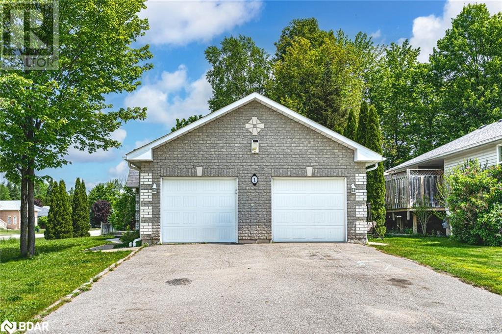 1 KENWELL Court Unit# Upper, Wasaga Beach, Ontario