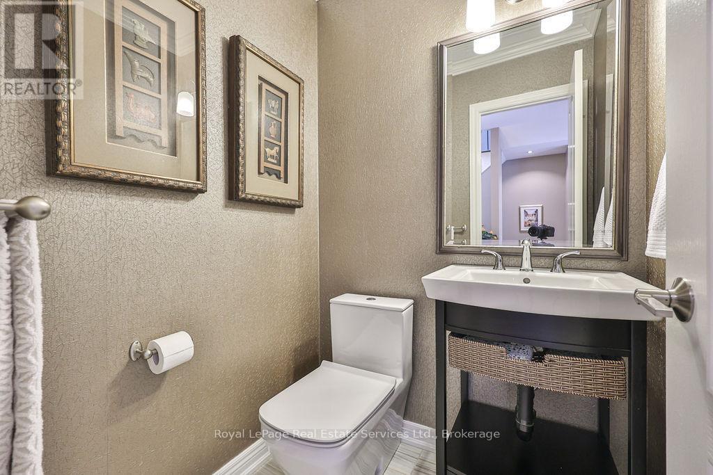 34 - 2400 Neyagawa Boulevard, Oakville, Ontario  L6H 7P5 - Photo 9 - W12212286