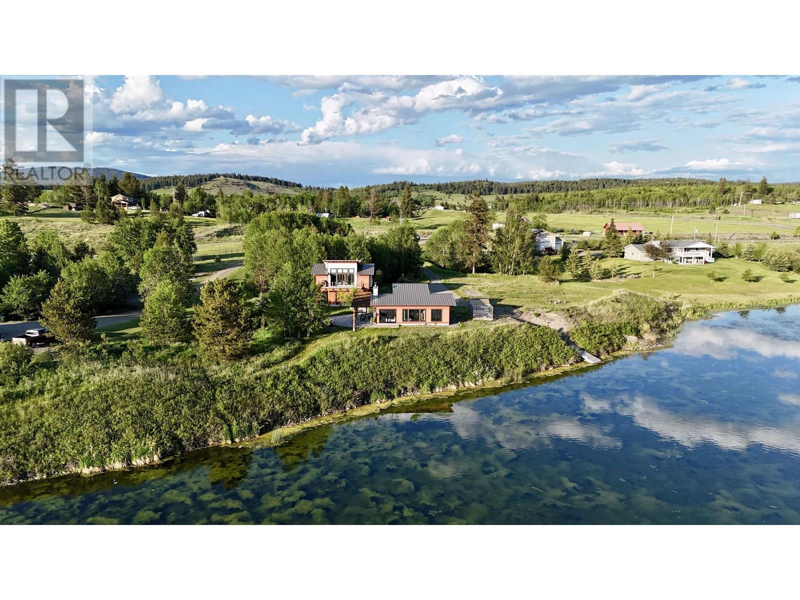 5460 CARLSON ROAD, 100 Mile House, British Columbia