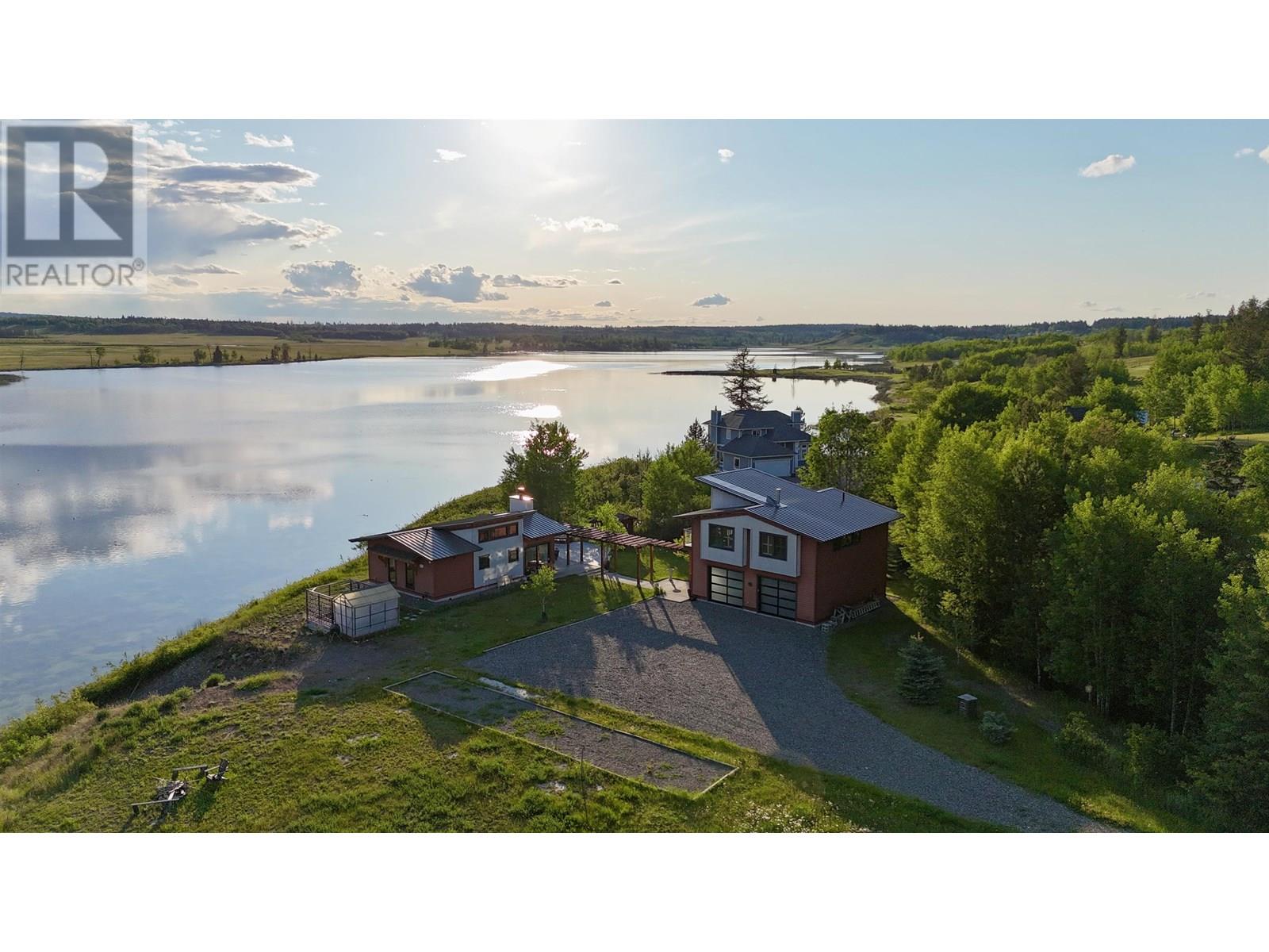 5460 Carlson Road, 100 Mile House, British Columbia  V0K 2E1 - Photo 2 - R3003159