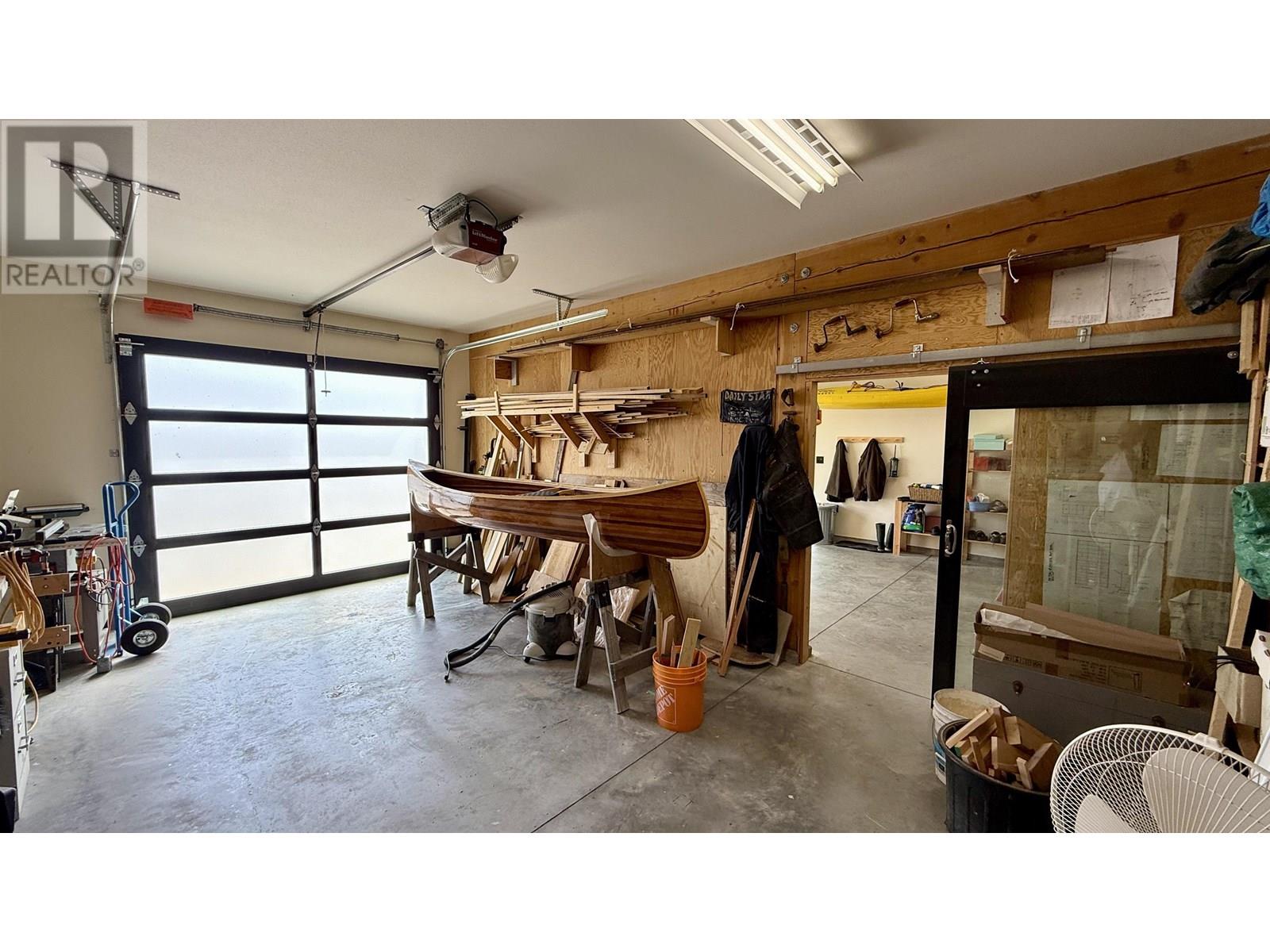 5460 Carlson Road, 100 Mile House, British Columbia  V0K 2E1 - Photo 18 - R3003159