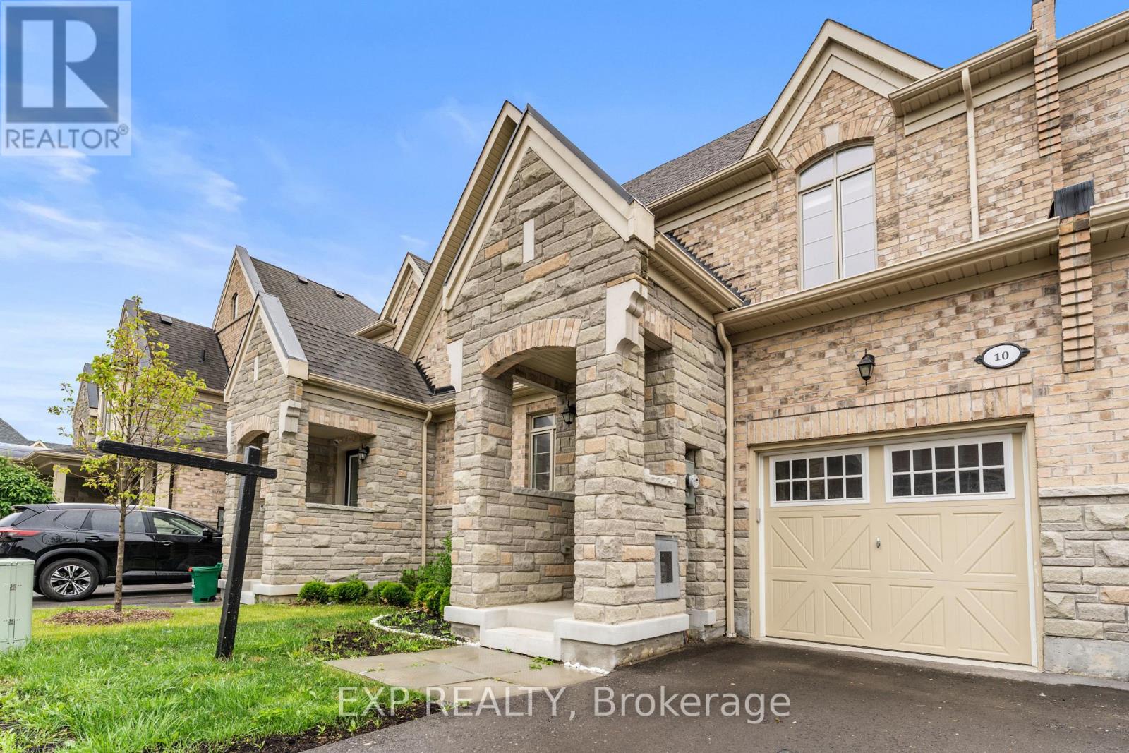10 Hickling Lane, Ajax, Ontario  L1T 0P9 - Photo 3 - E12218181