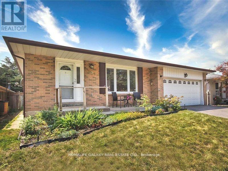 124 CLAPPISON BOULEVARD, Toronto, Ontario