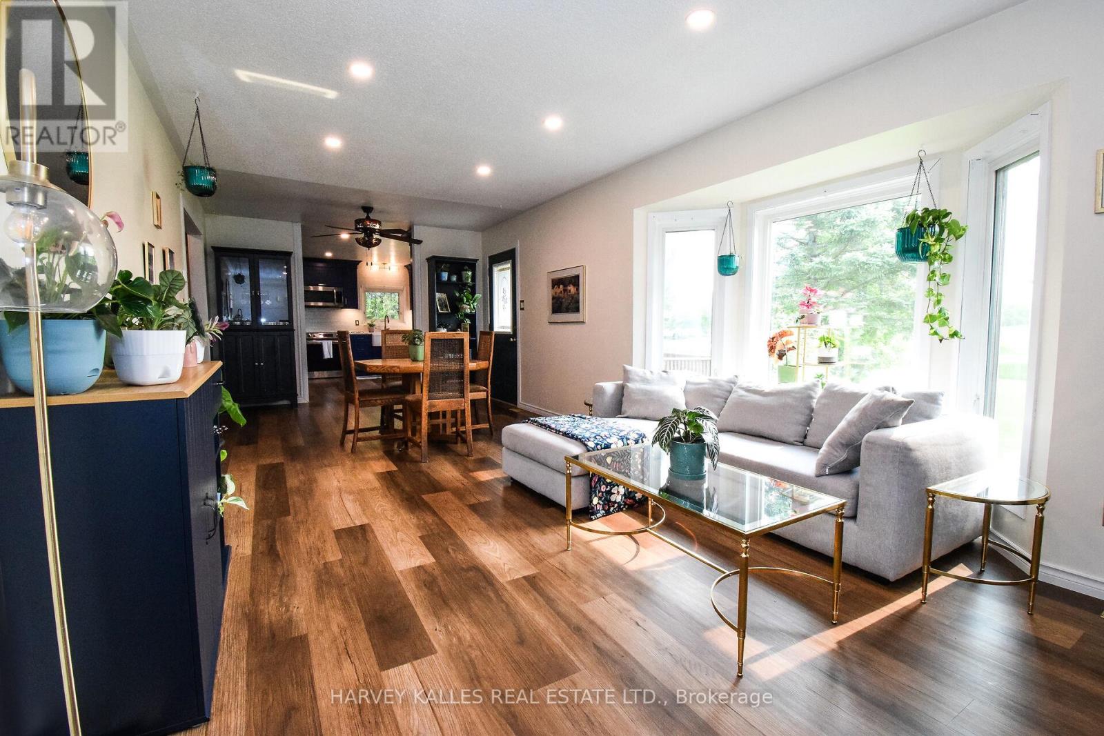 1416 Caistor Gainsboro Townline, West Lincoln (Smithville), Ontario  L0R 2A0 - Photo 10 - X12217688