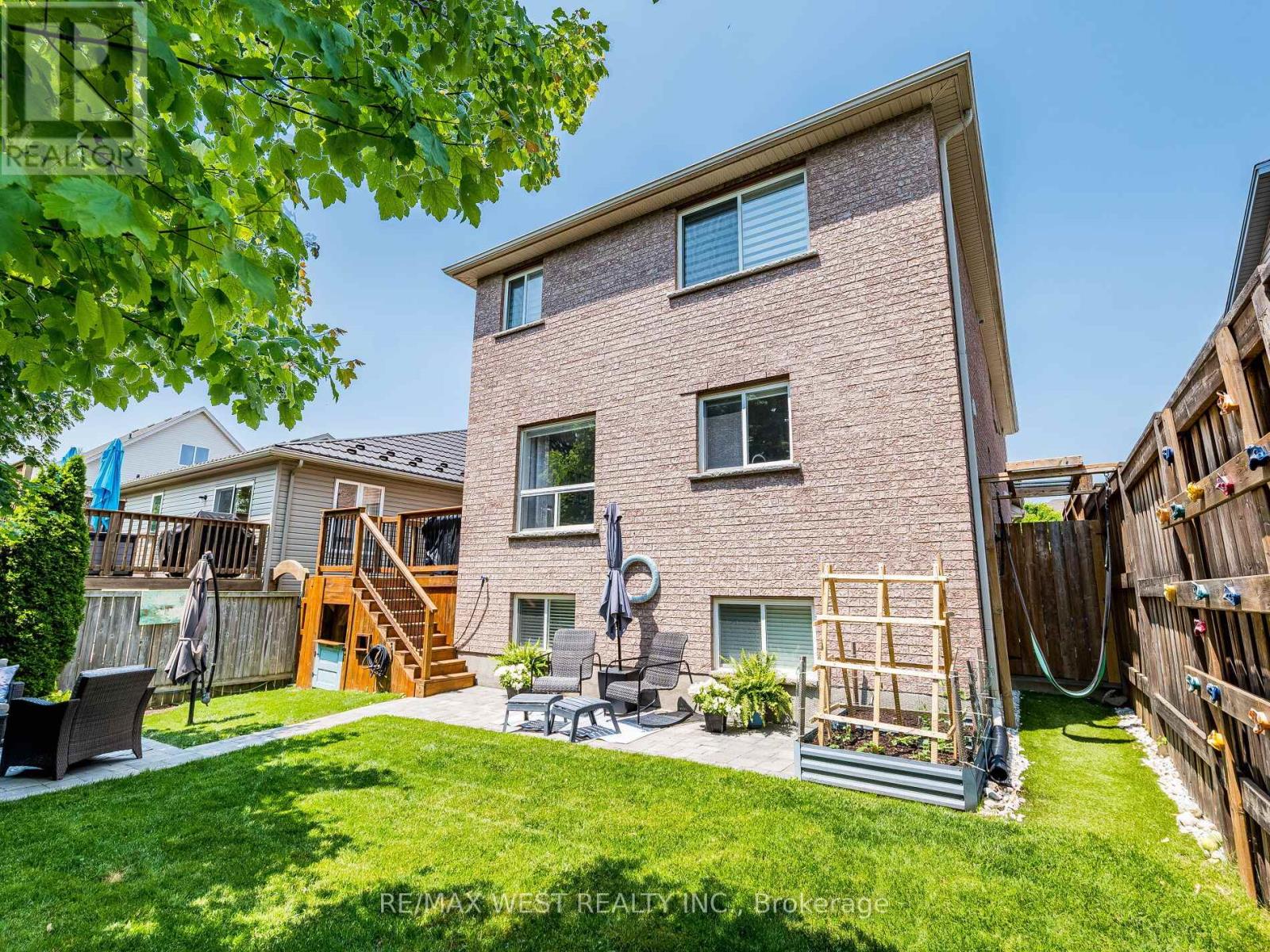 19 Bowen Drive, Guelph (Victoria North), Ontario  N1E 0C9 - Photo 36 - X12218328