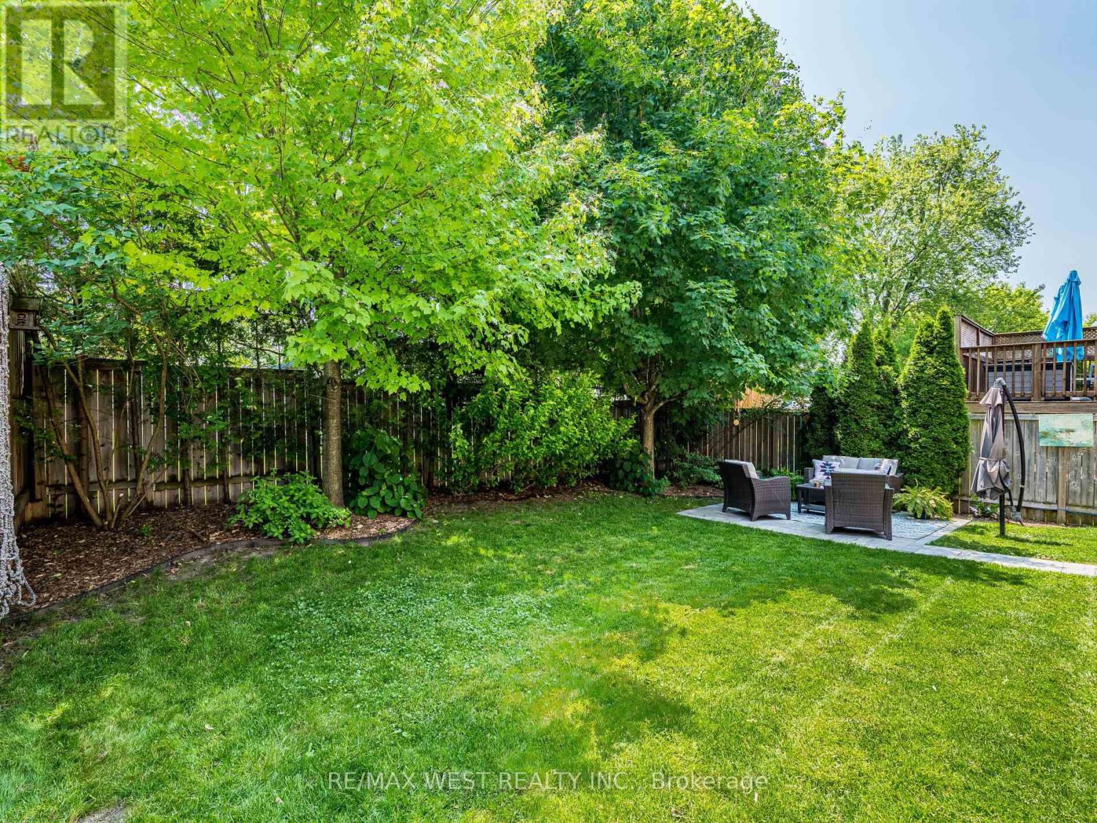 19 Bowen Drive, Guelph (Victoria North), Ontario  N1E 0C9 - Photo 37 - X12218328