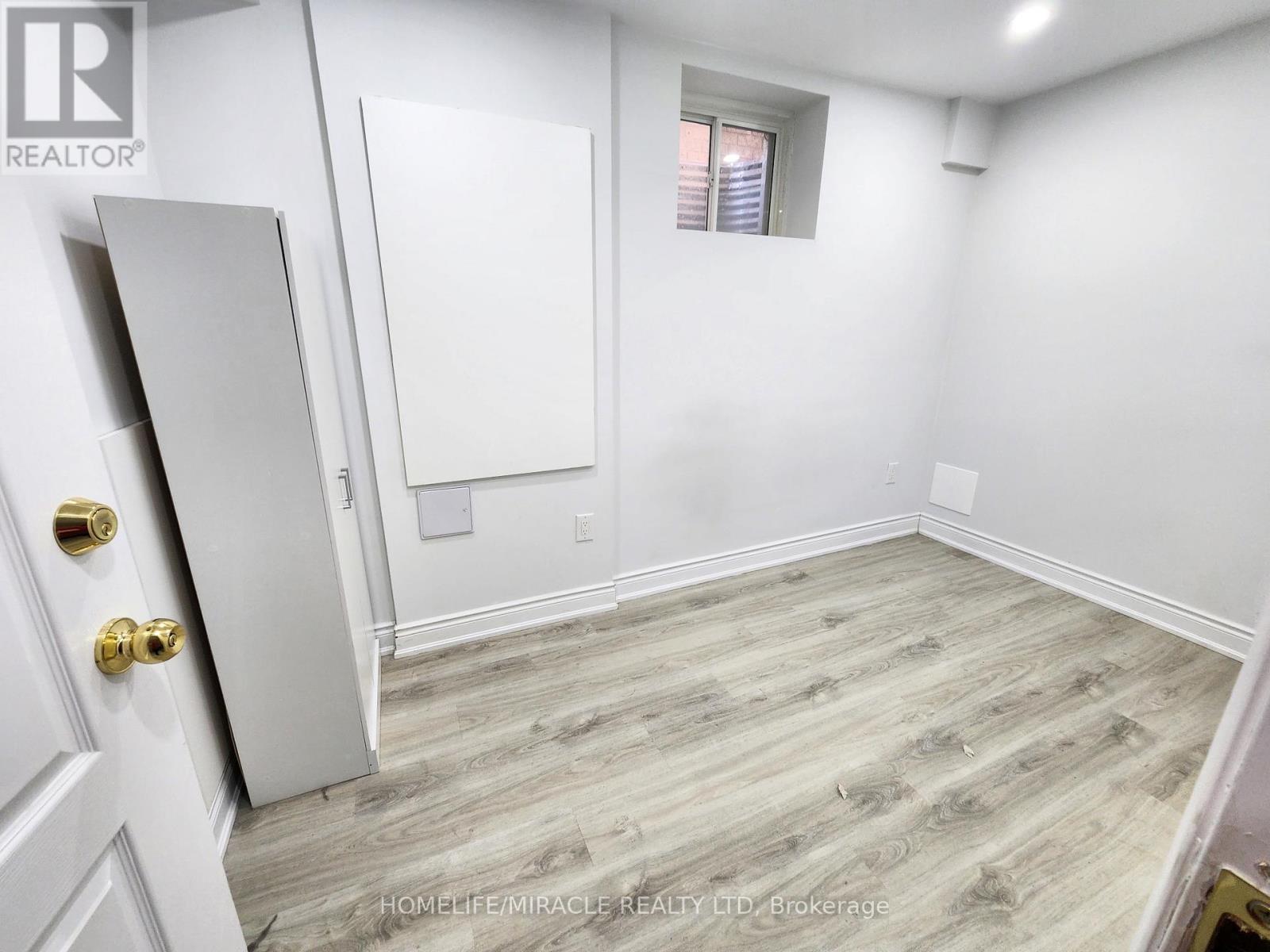 99 Benhurst Crescent, Brampton, Ontario  L7A 5A4 - Photo 43 - W12217320
