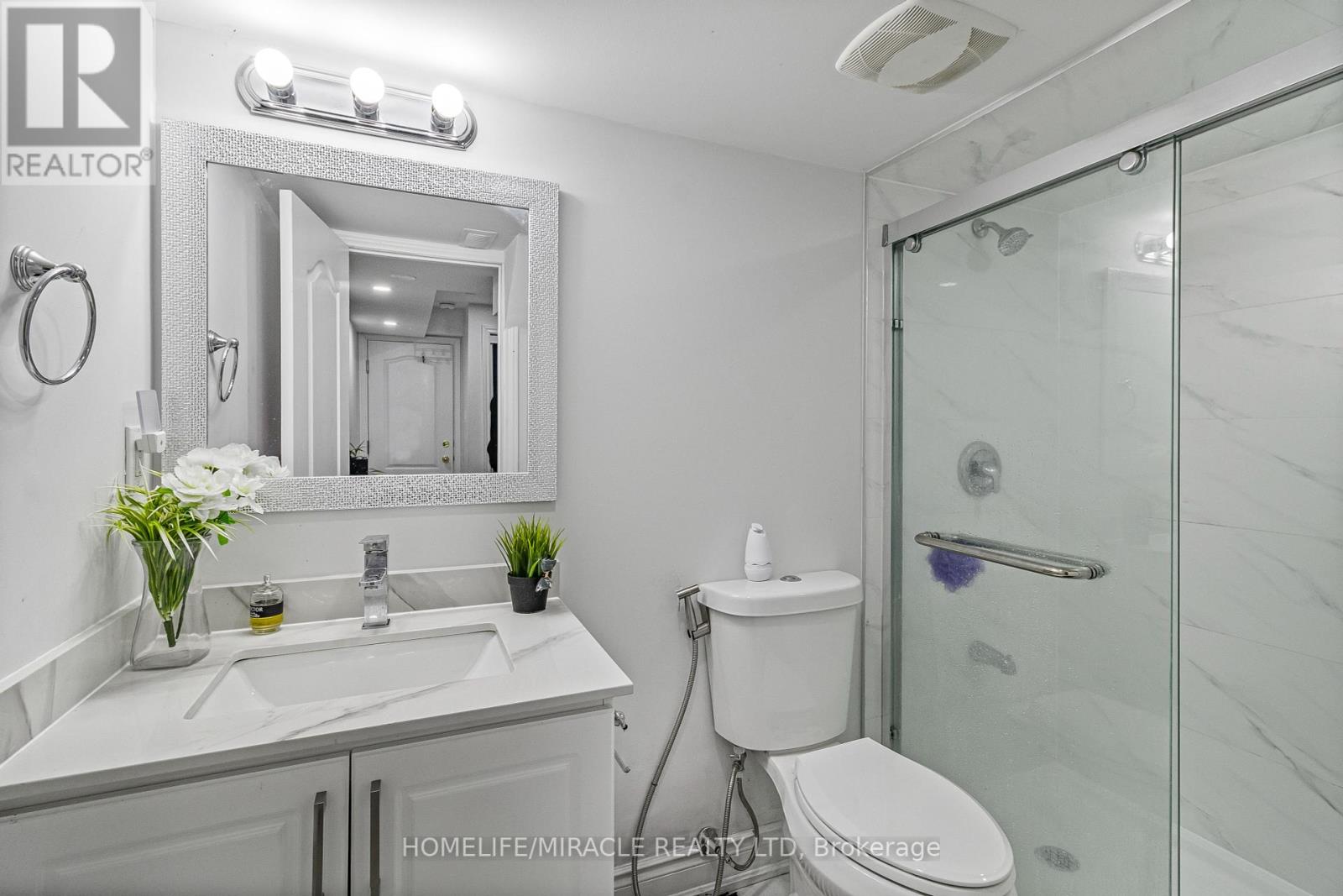 99 Benhurst Crescent, Brampton, Ontario  L7A 5A4 - Photo 45 - W12217320
