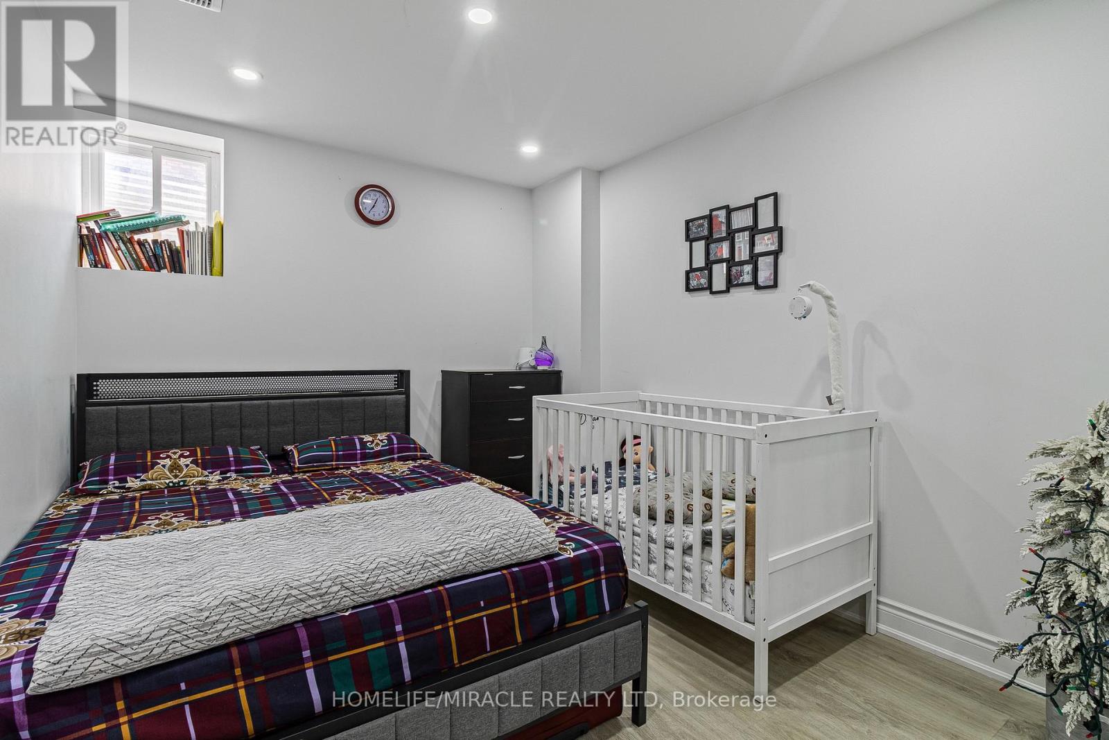 99 Benhurst Crescent, Brampton, Ontario  L7A 5A4 - Photo 39 - W12217320