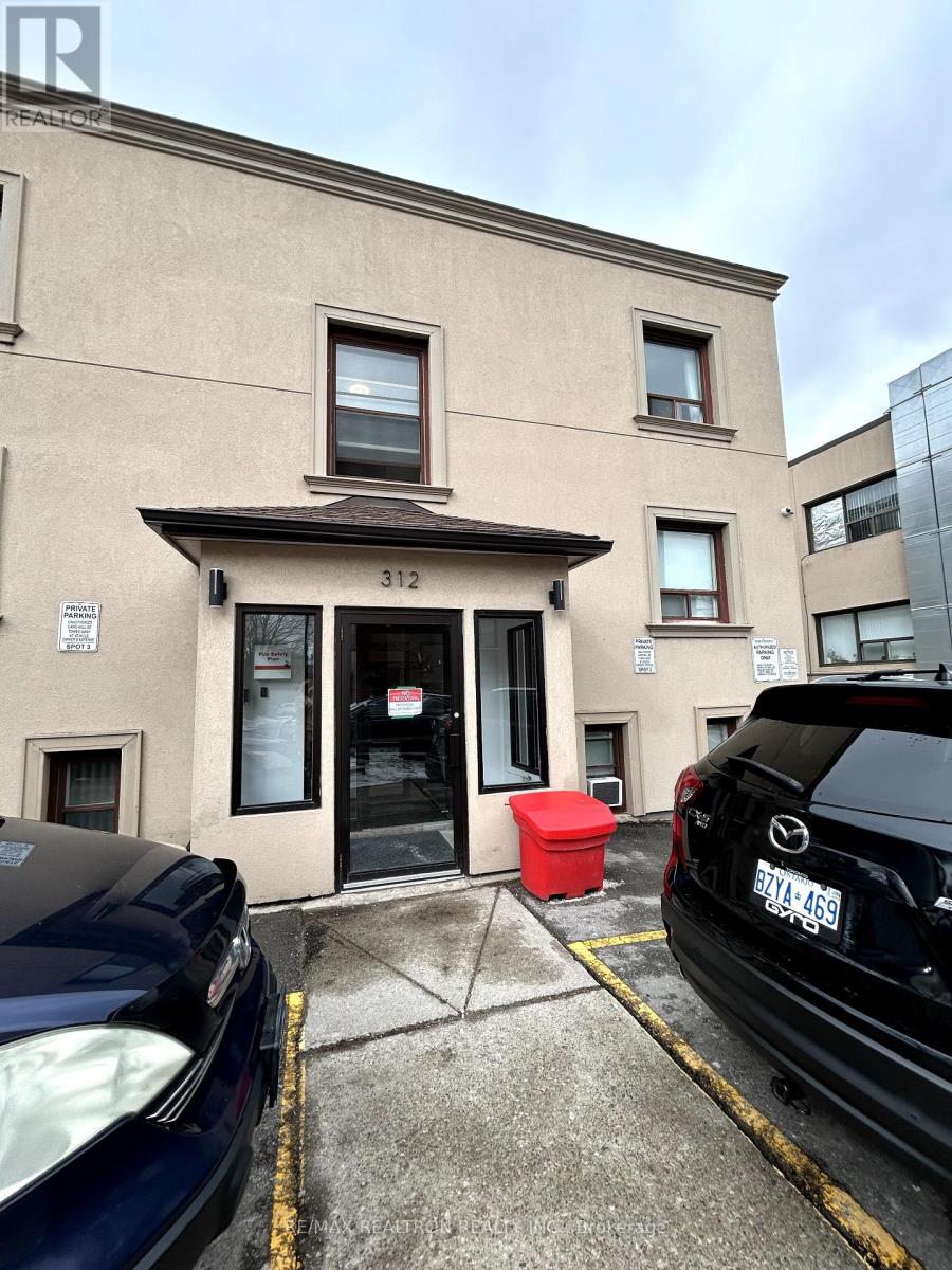 202 - 312 DOUGLAS AVENUE, Toronto, Ontario