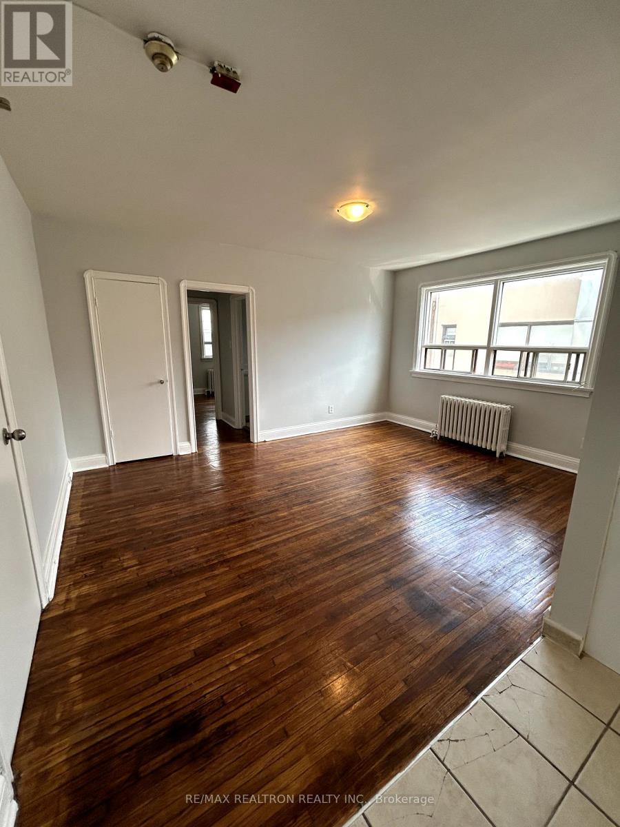 102 - 1566 AVENUE ROAD, Toronto, Ontario