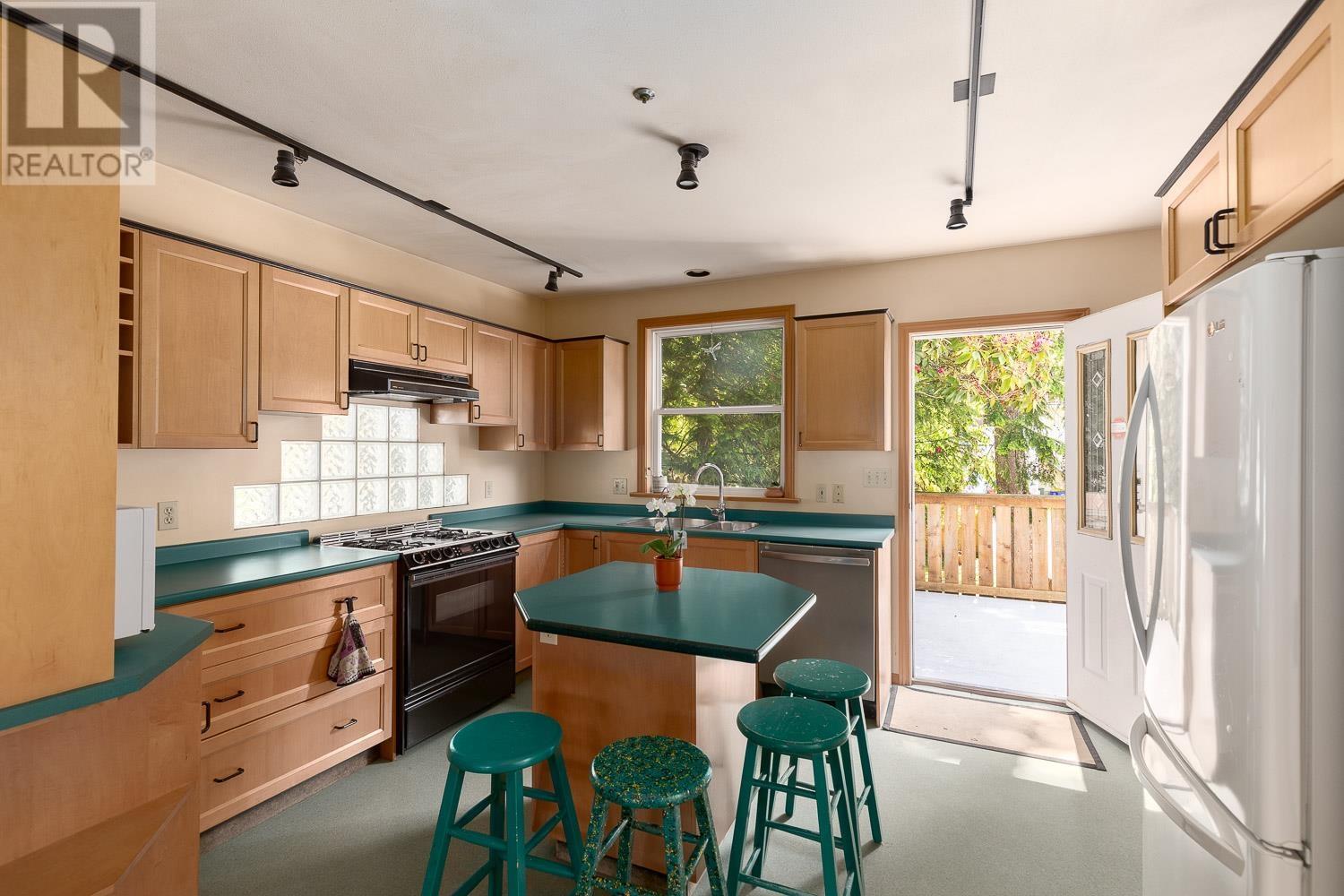 988 E 16th Avenue, Vancouver, British Columbia  V5T 2V9 - Photo 7 - R3013522