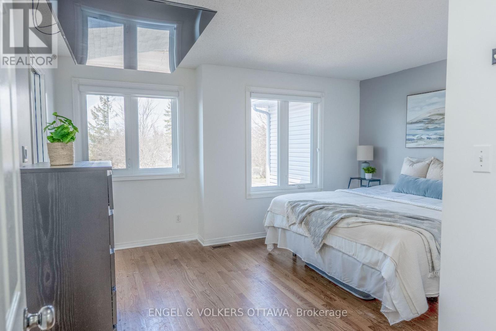 34 Baton Court, Ottawa, Ontario  K2L 4C8 - Photo 15 - X12218481
