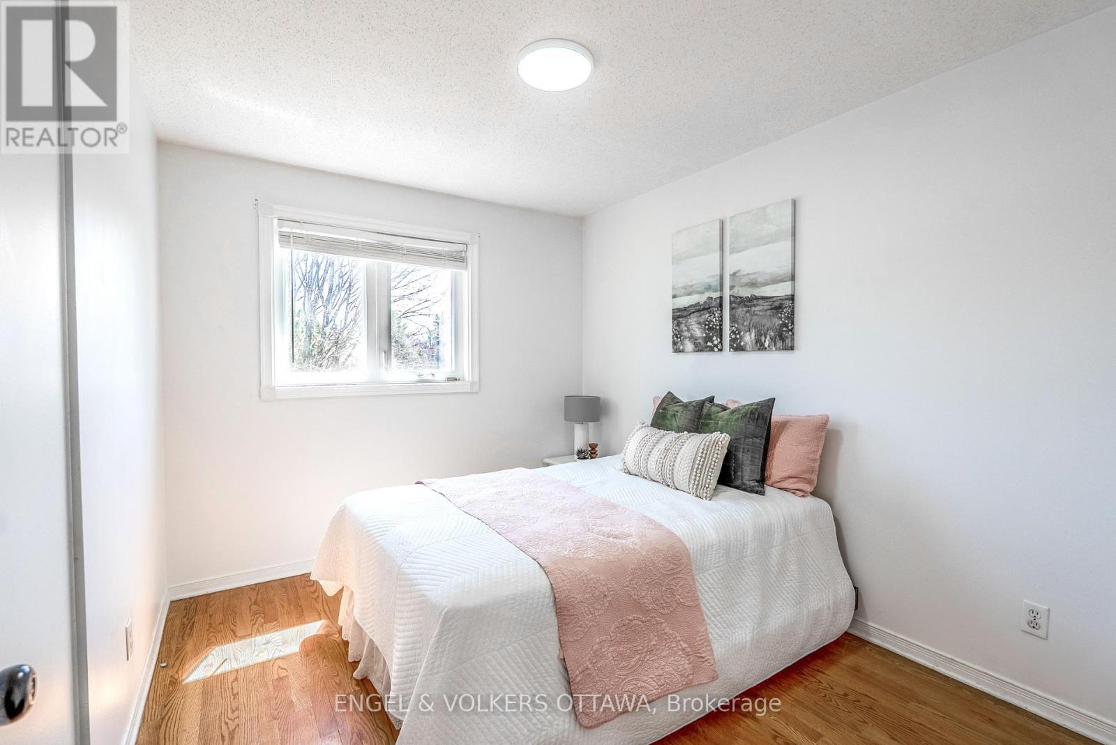 34 Baton Court, Ottawa, Ontario  K2L 4C8 - Photo 18 - X12218481
