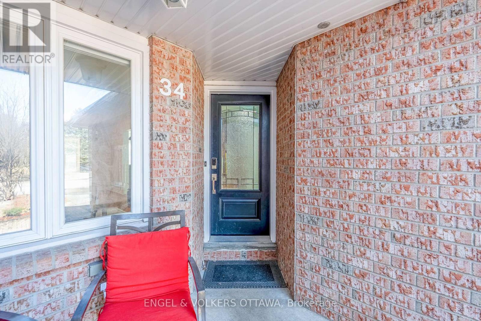 34 Baton Court, Ottawa, Ontario  K2L 4C8 - Photo 2 - X12218481