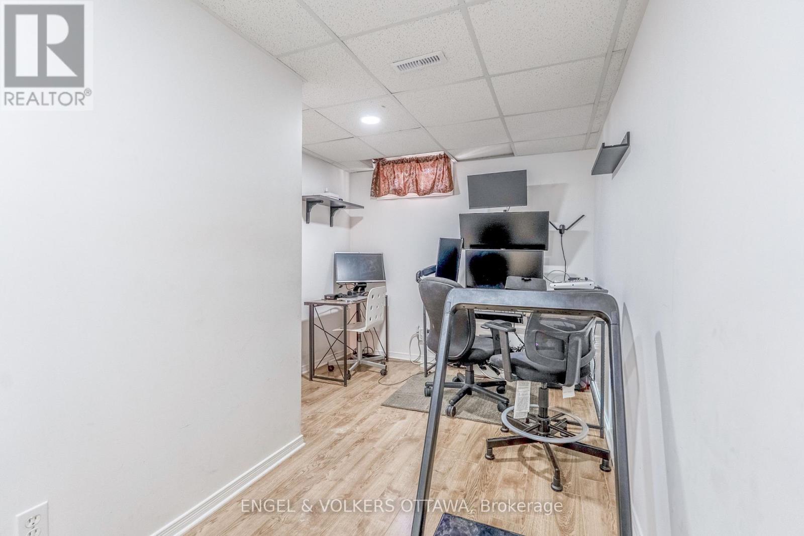 34 Baton Court, Ottawa, Ontario  K2L 4C8 - Photo 24 - X12218481