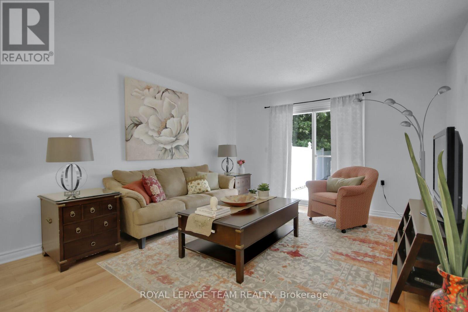 9 Weaver Crescent, Ottawa, Ontario  K2K 3E1 - Photo 11 - X12218483