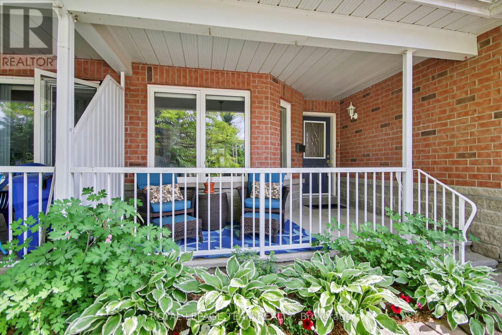 9 Weaver Crescent, Ottawa, Ontario  K2K 3E1 - Photo 2 - X12218483