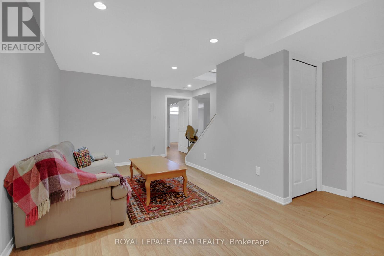 9 Weaver Crescent, Ottawa, Ontario  K2K 3E1 - Photo 20 - X12218483