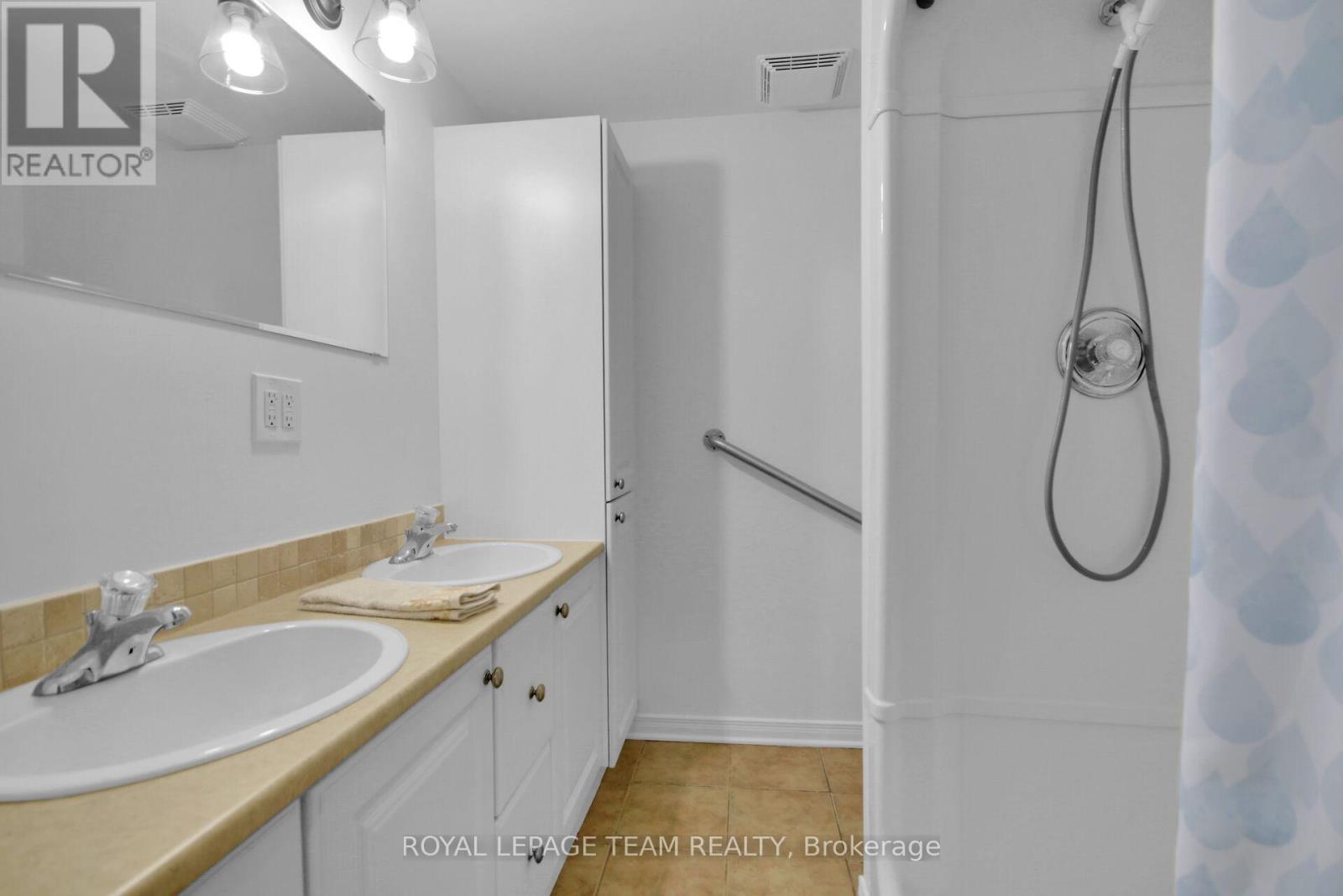 9 Weaver Crescent, Ottawa, Ontario  K2K 3E1 - Photo 21 - X12218483