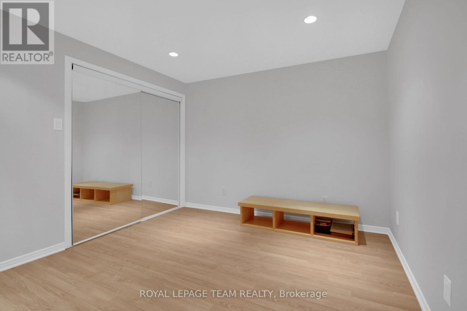 9 Weaver Crescent, Ottawa, Ontario  K2K 3E1 - Photo 25 - X12218483