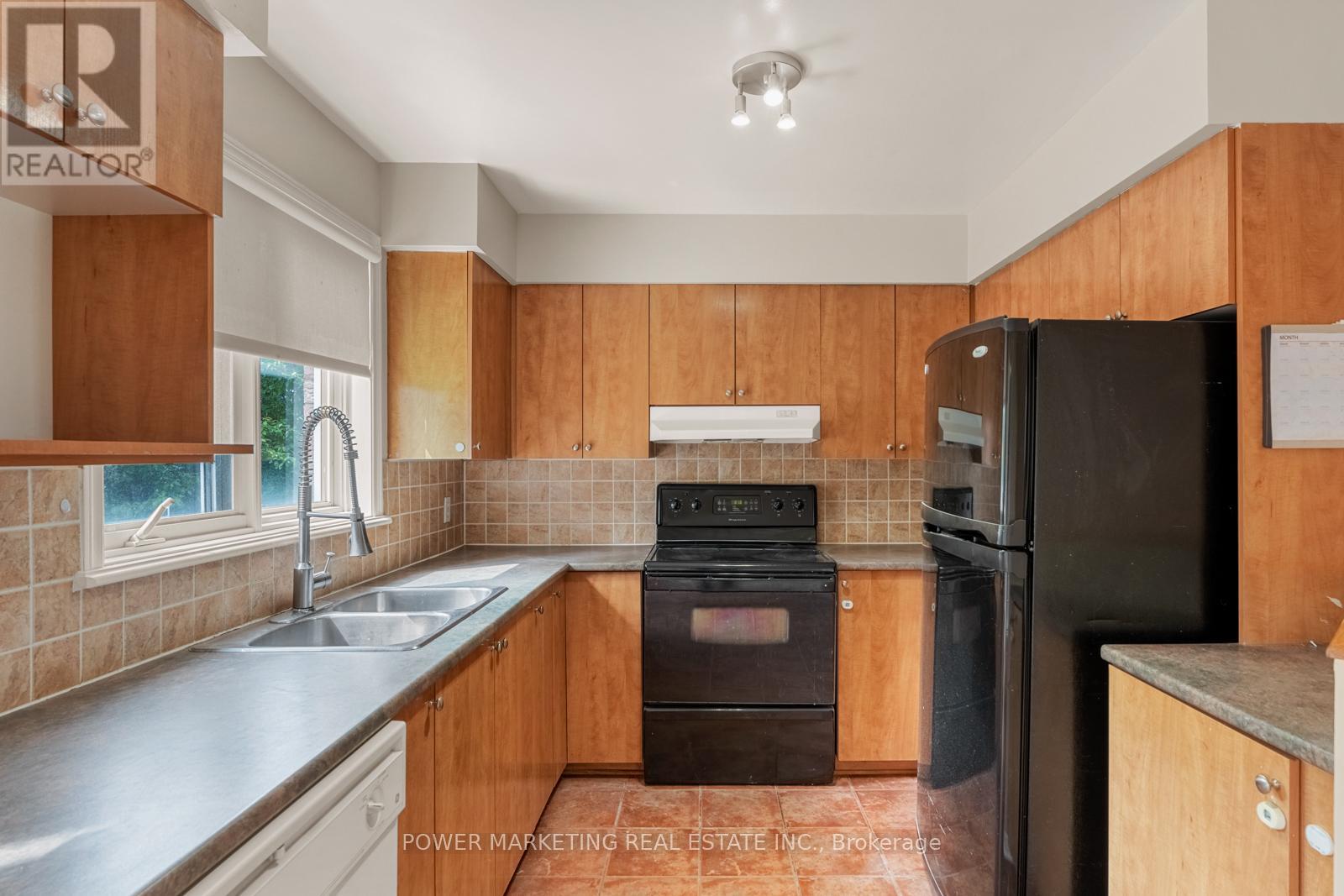 10 - 1701 Blohm Drive, Ottawa, Ontario  K1G 6N6 - Photo 14 - X12218485