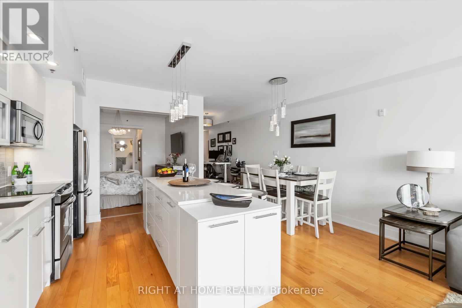 501 - 98 Richmond Road, Ottawa, Ontario  K1Z 0B2 - Photo 10 - X12218511